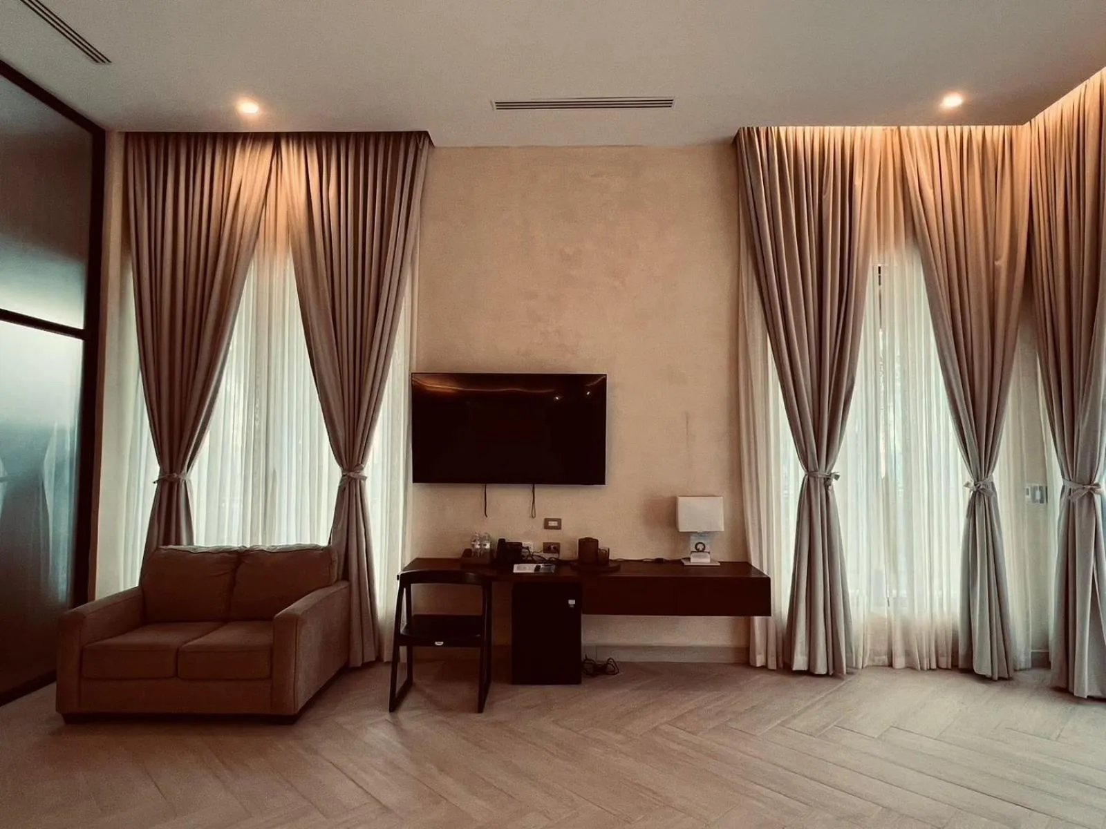 Paraiso Rainforest and Beach Hotel