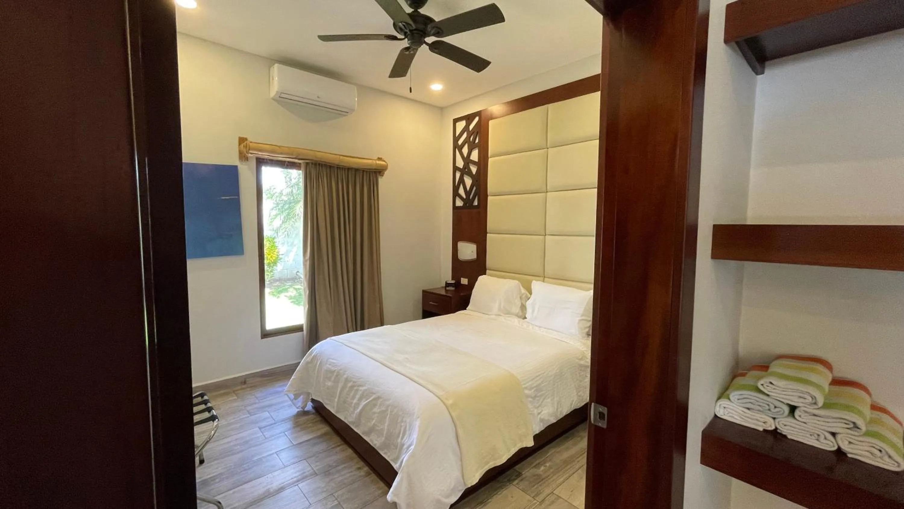 Bed in Paraiso Rainforest and Beach Hotel