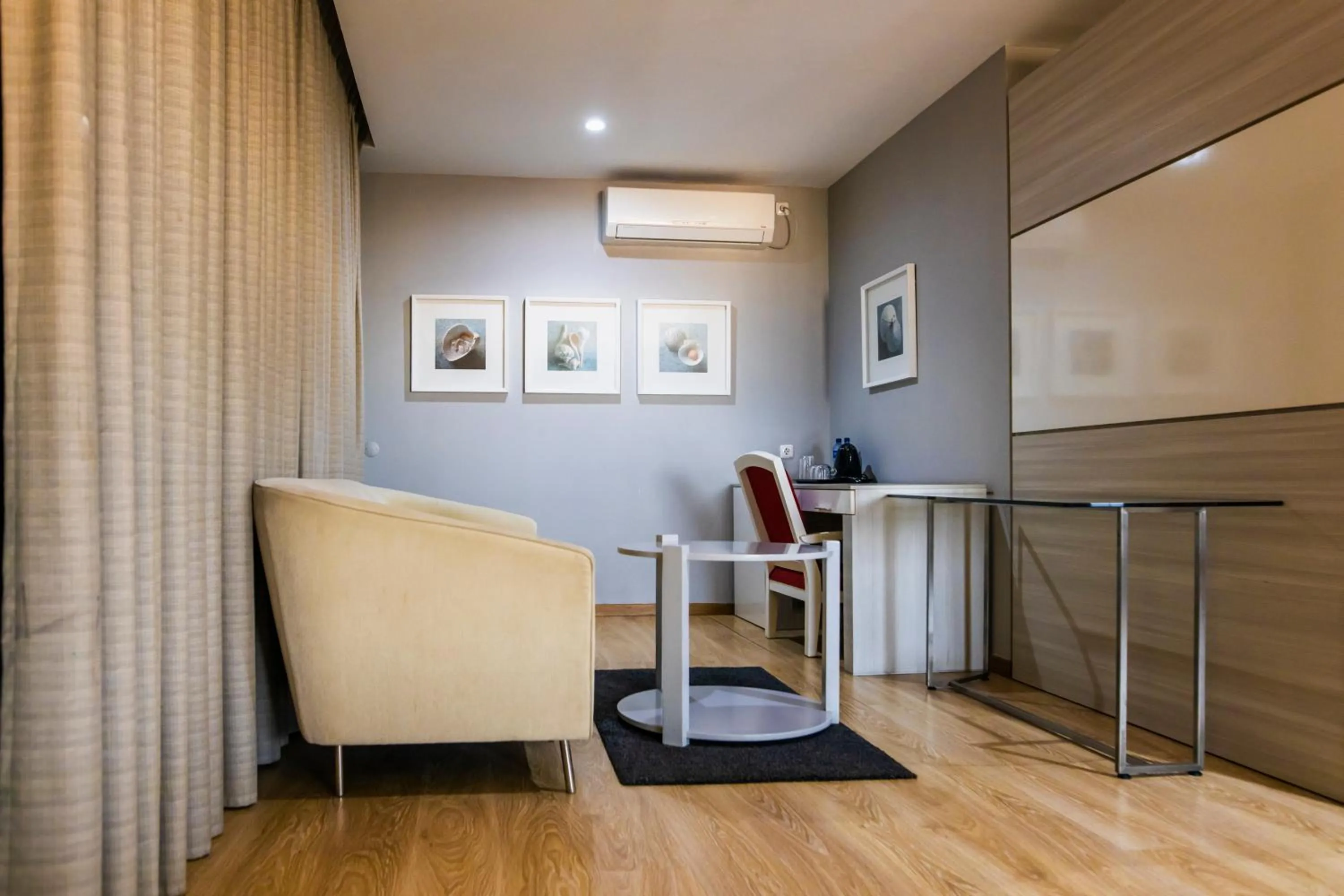 hair dresser in WL Hotel Maputo - City Center