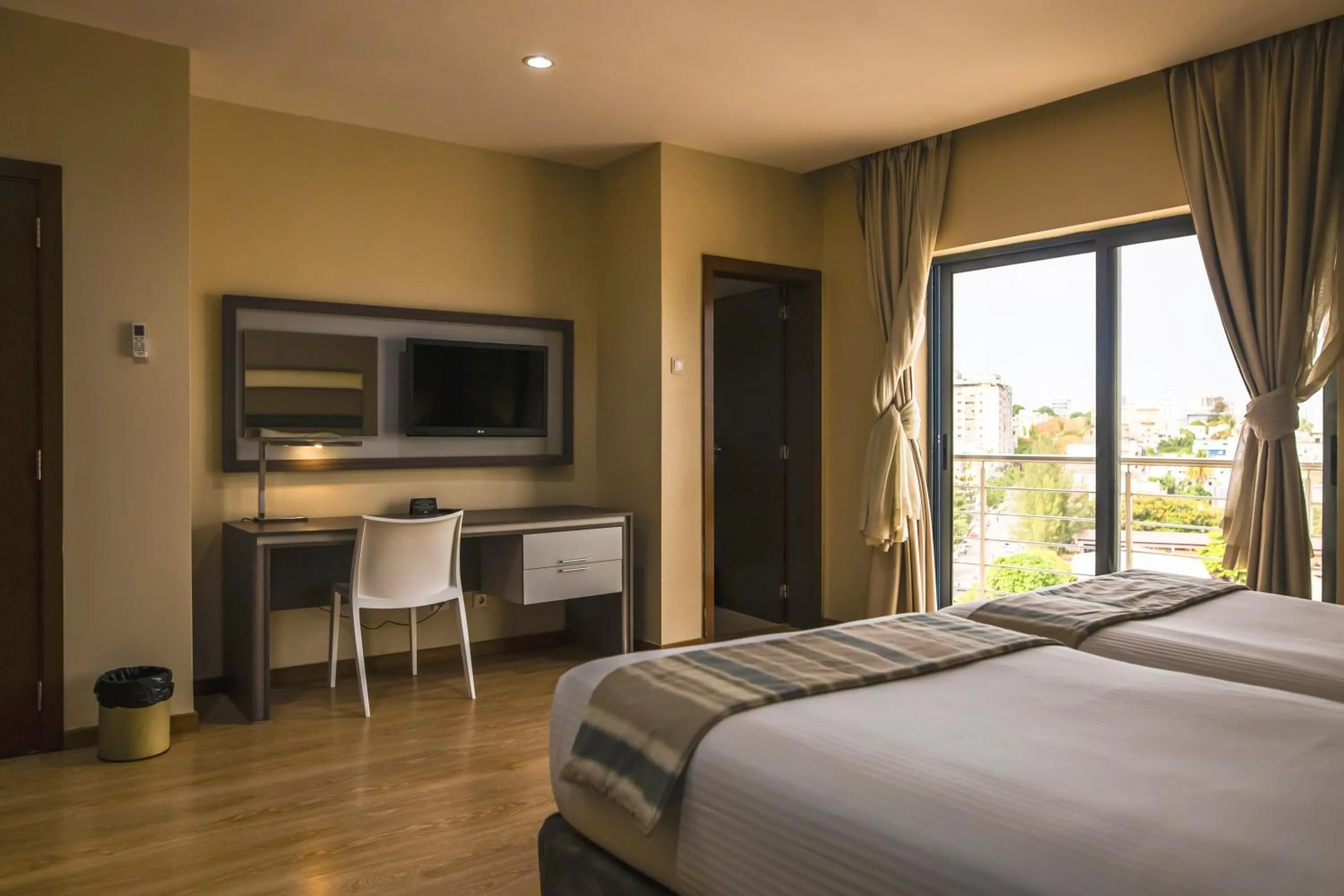 hair dresser, Bed in WL Hotel Maputo - City Center