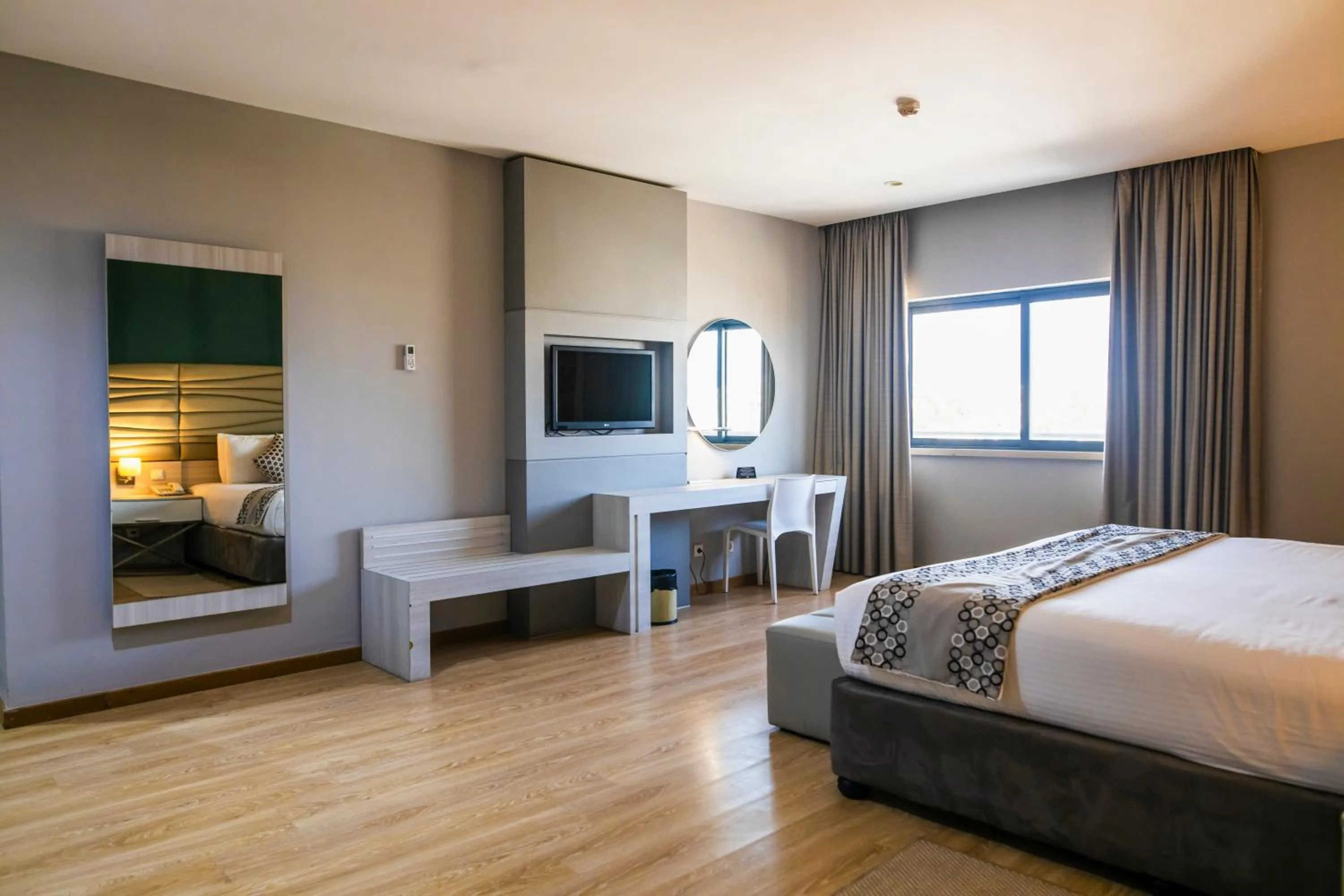 TV and multimedia, Bed in WL Hotel Maputo - City Center