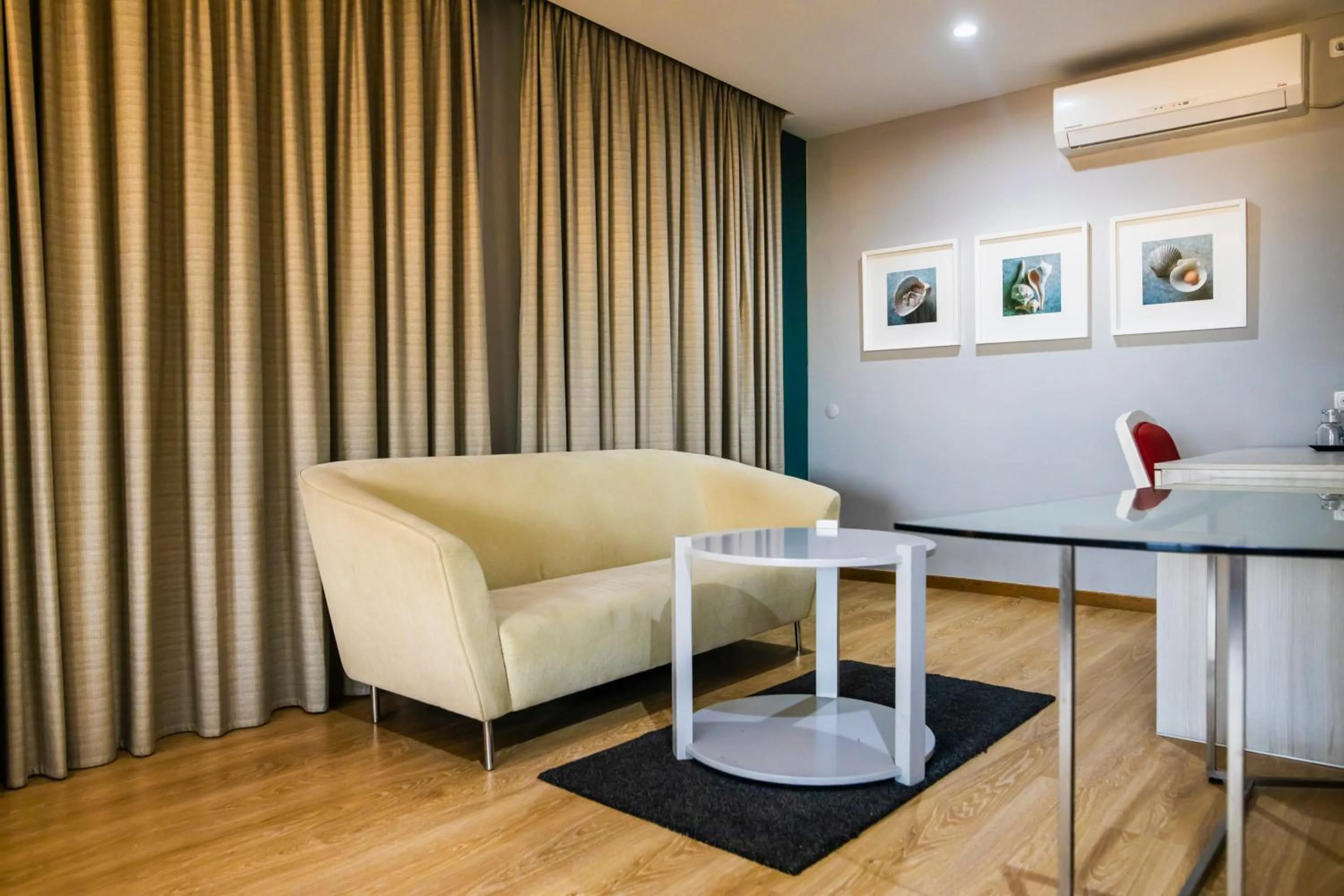 Living room in WL Hotel Maputo - City Center