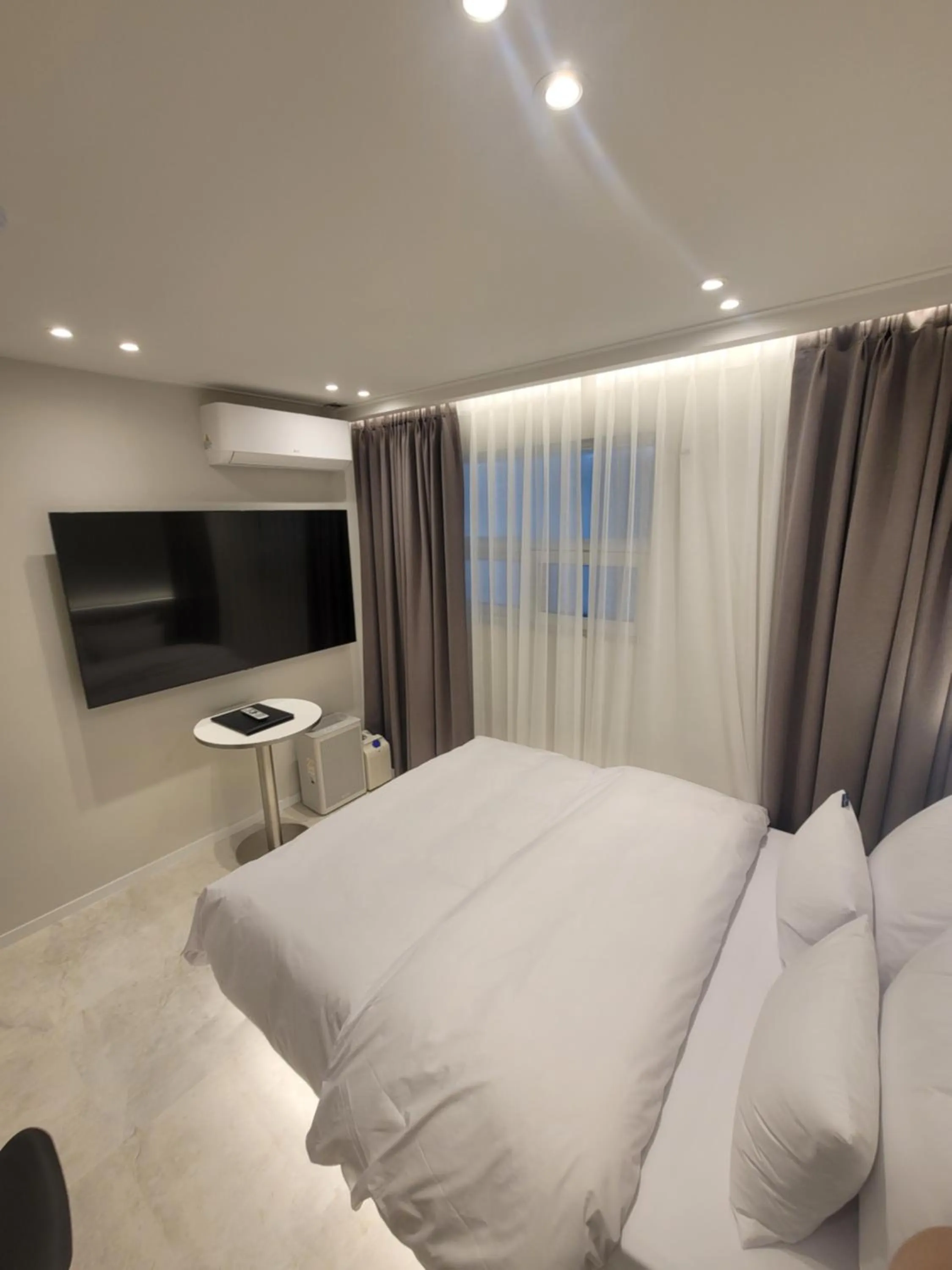 Bed in Hwagok August