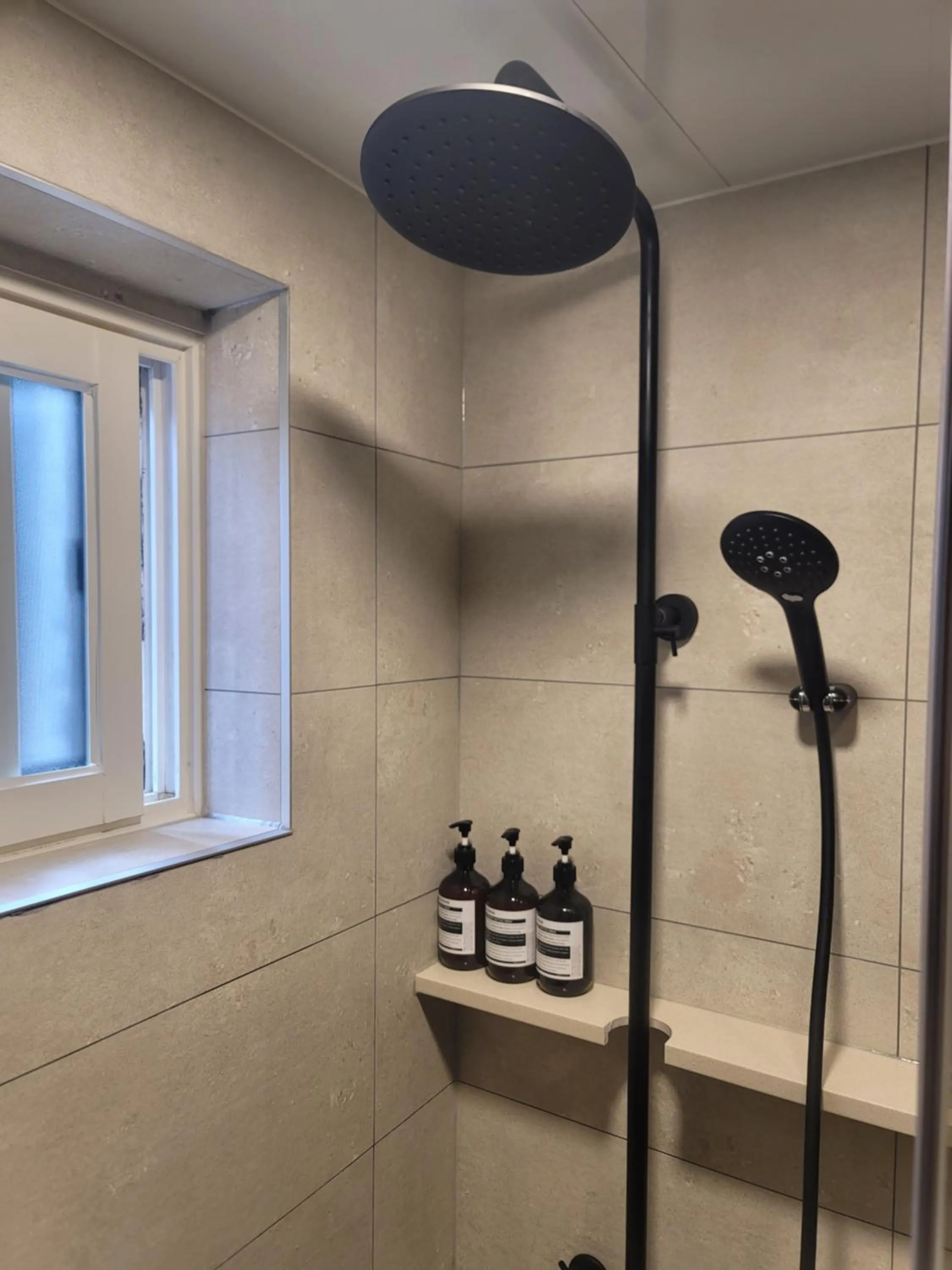 Shower in Hwagok August