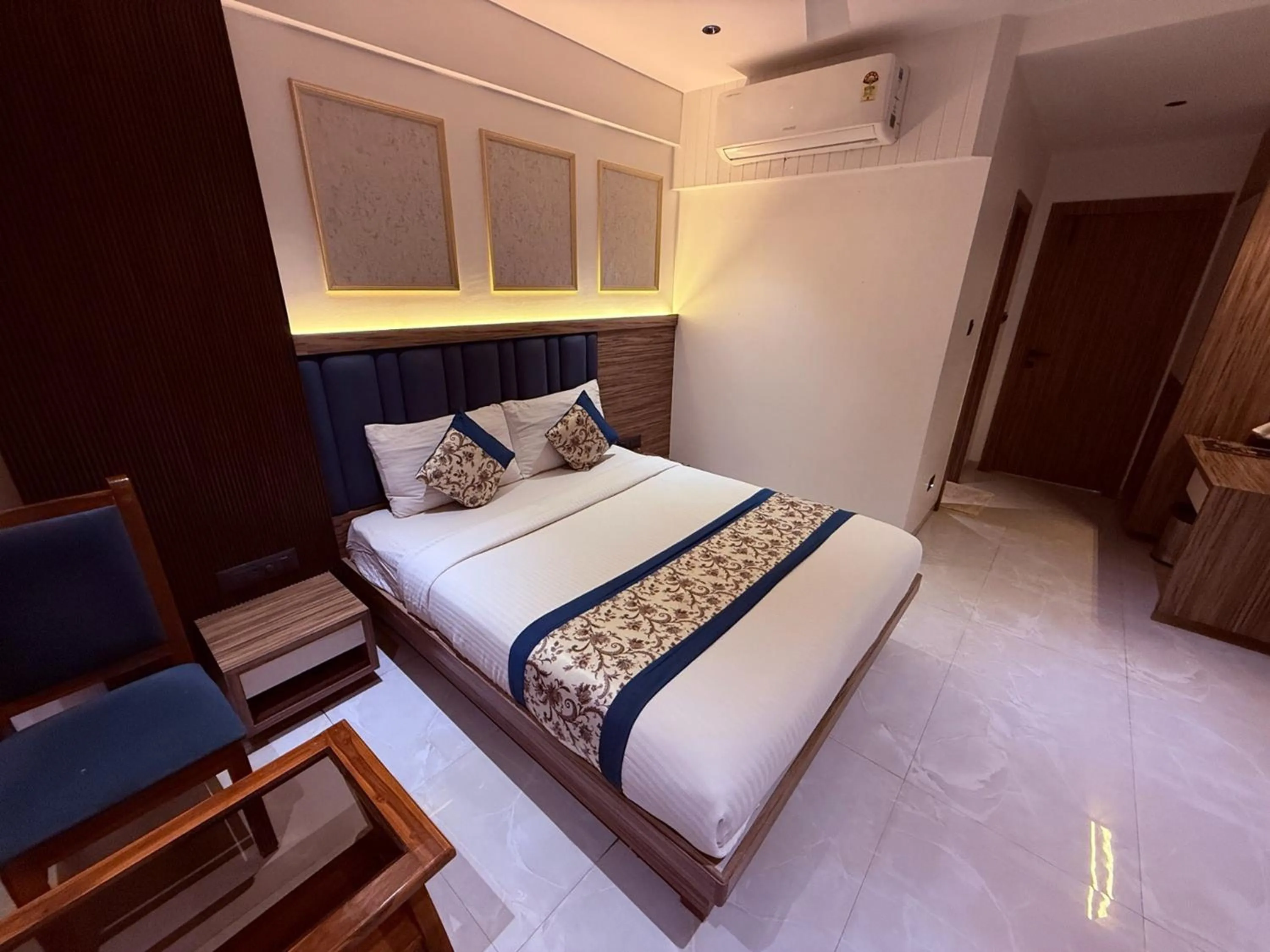 Bed in Hotel Kushala Grand, Dombivali