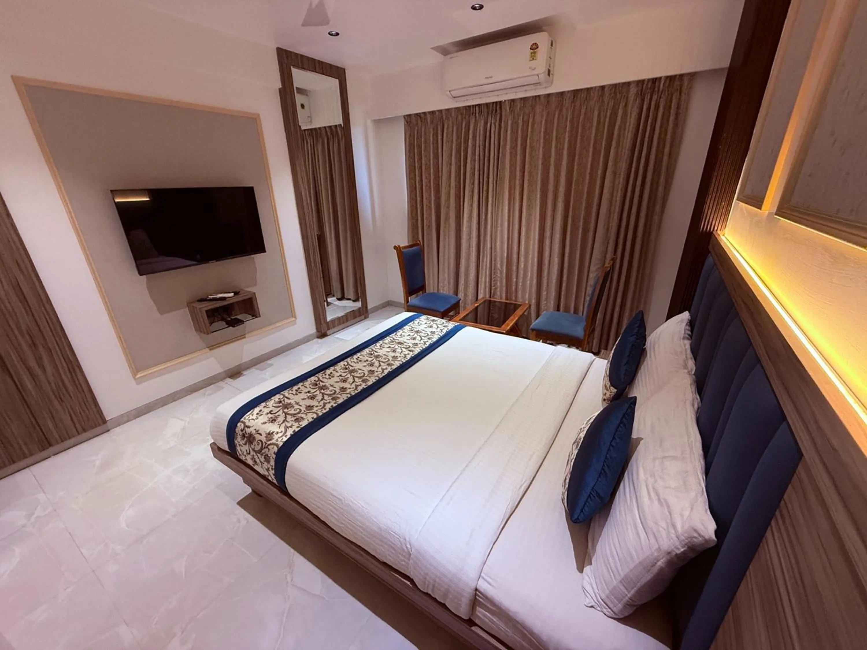 Bed in Hotel Kushala Grand, Dombivali