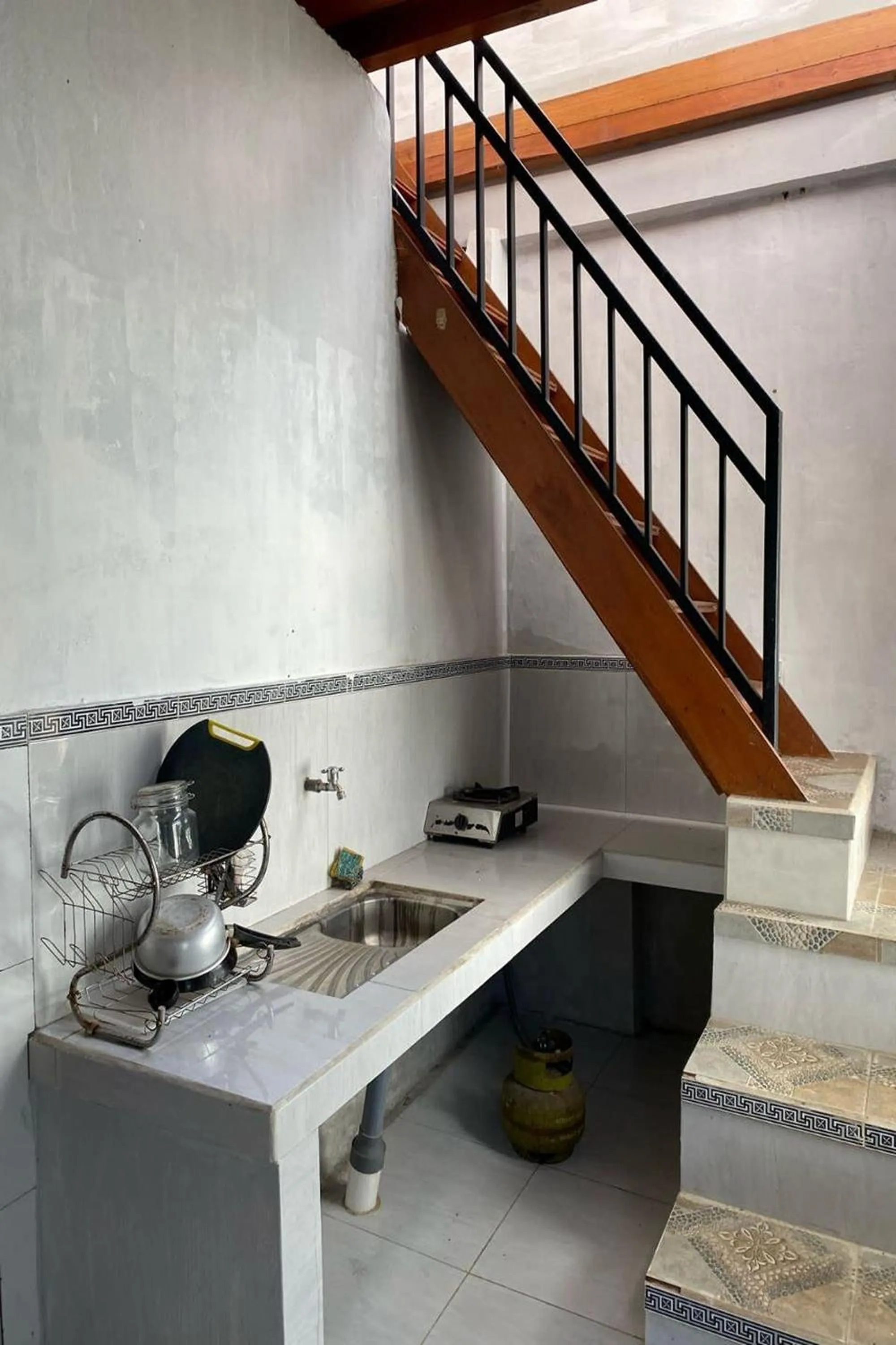 Kitchen or kitchenette in Budha House Ubud