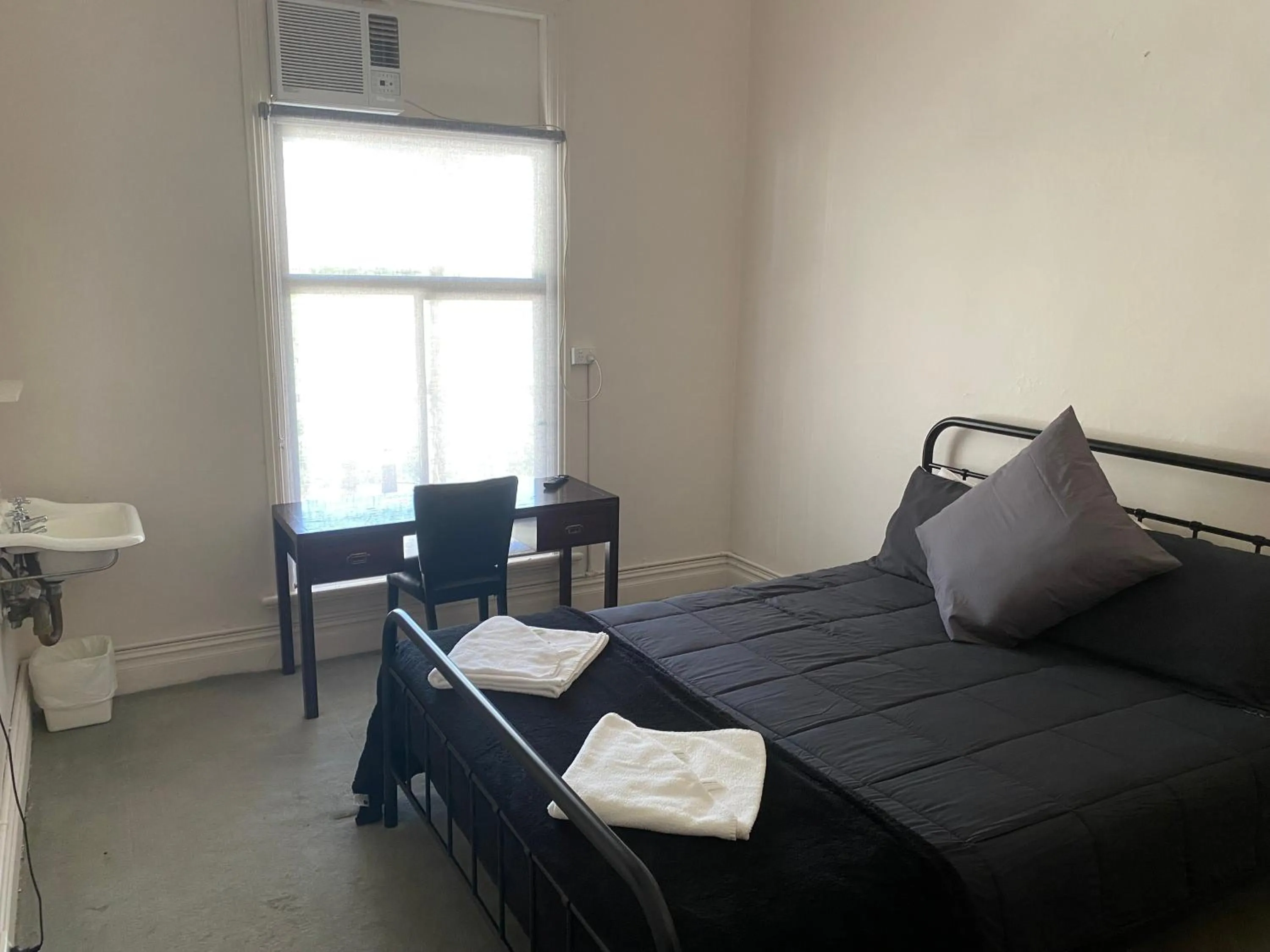 Bedroom, Bed in Culcairn Hotel