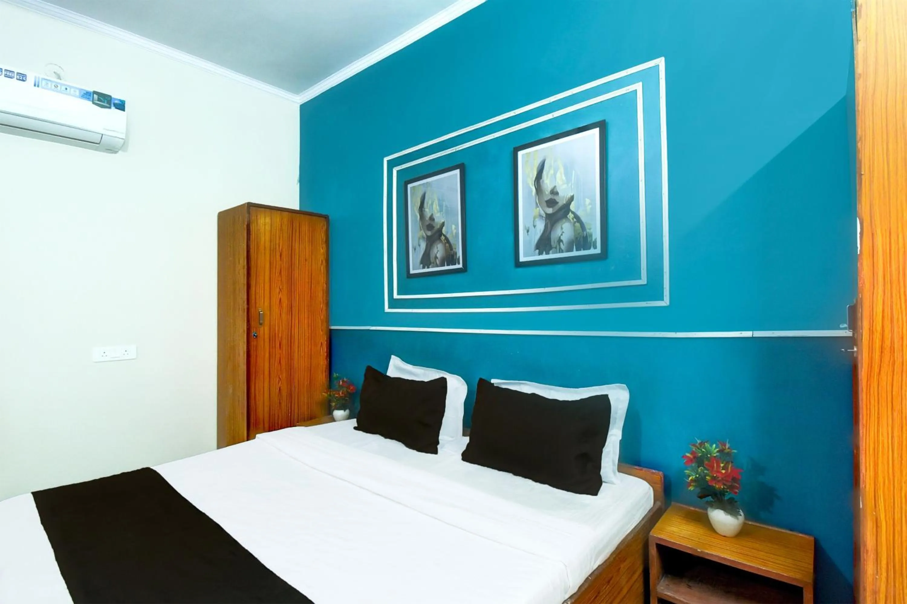 Bedroom in Hotel O SS