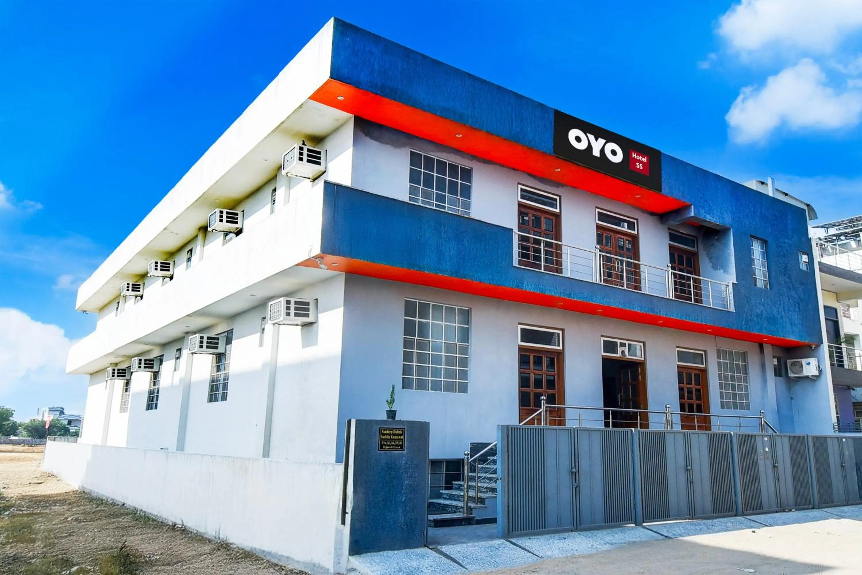 Facade/entrance in Hotel O SS