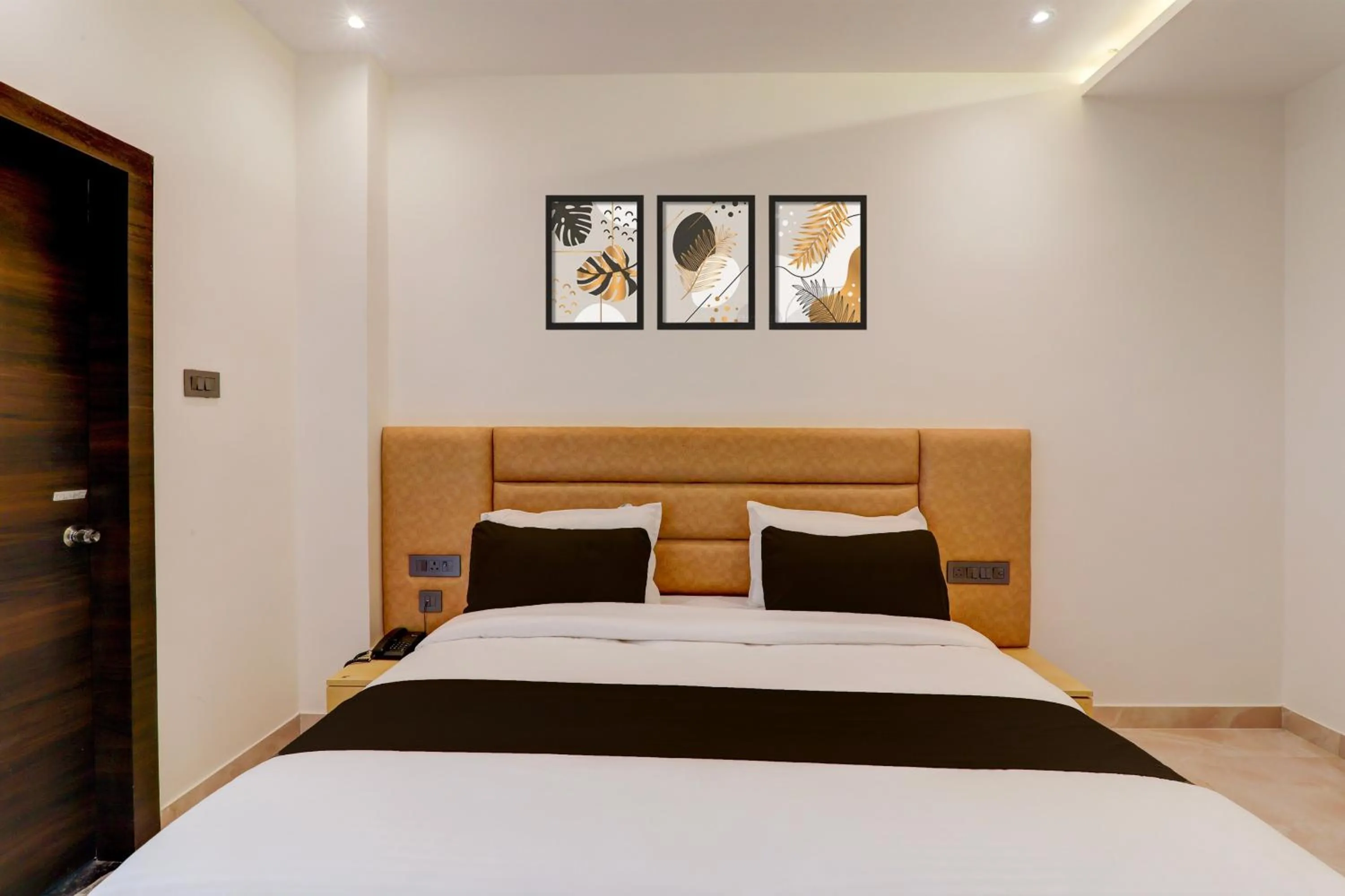 Bedroom in Collection O Siddharth Near A to Z Electronics