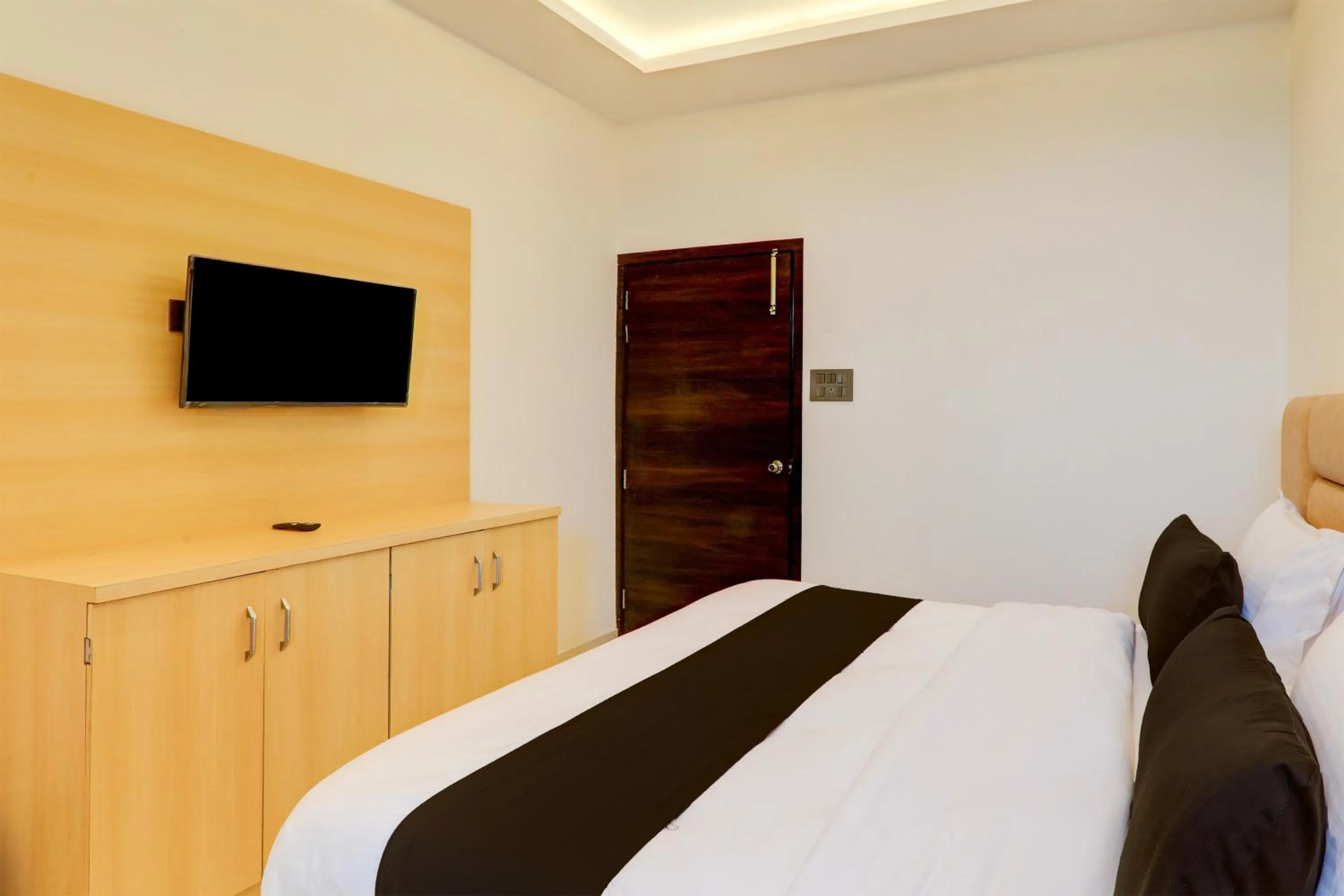 Bedroom in Collection O Siddharth Near A to Z Electronics