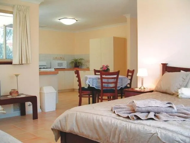 Photo of the whole room, Bed in The Nosh & Nod - Avon Terrace