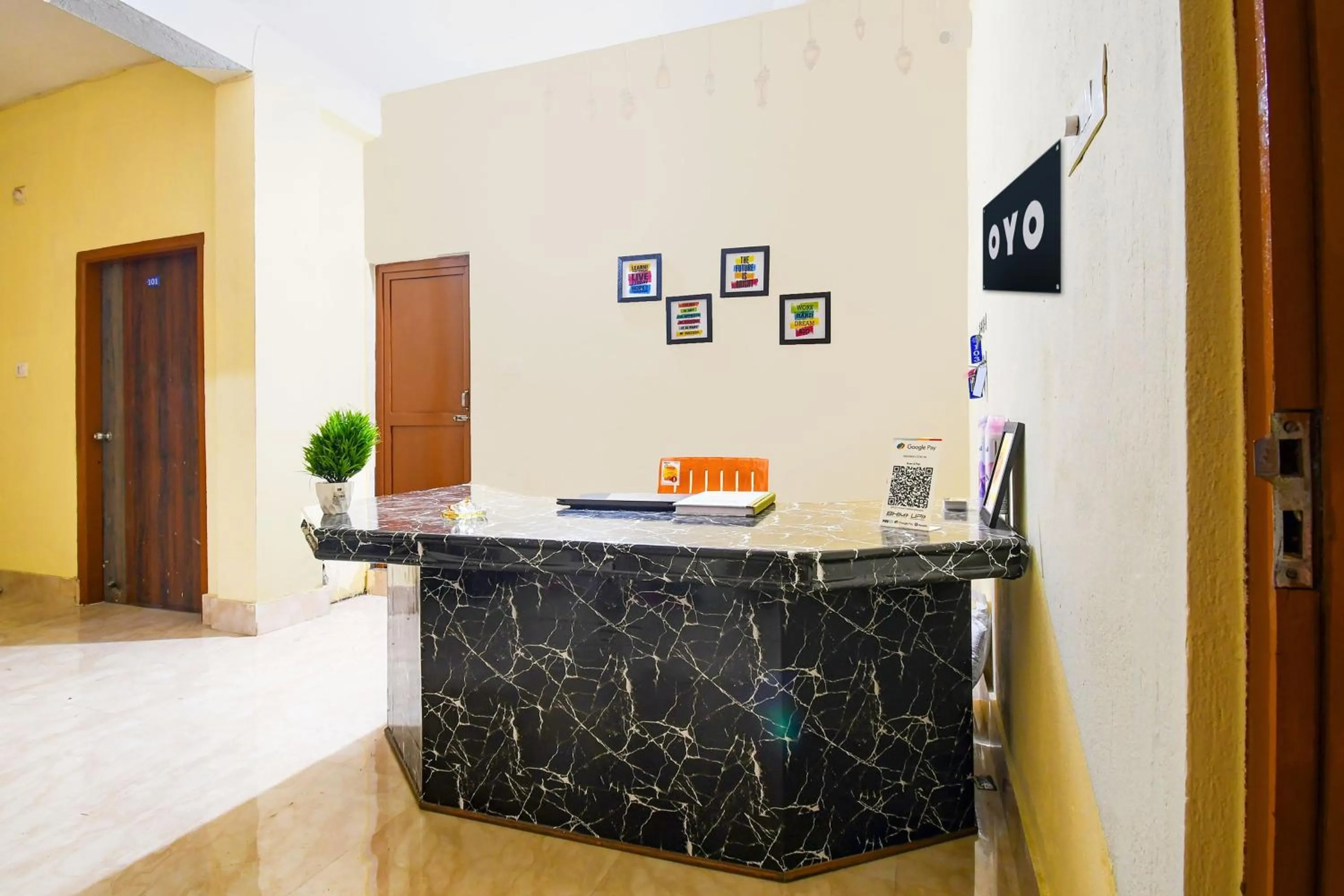 Lobby or reception in Hotel O HIGHWAY STAY IN