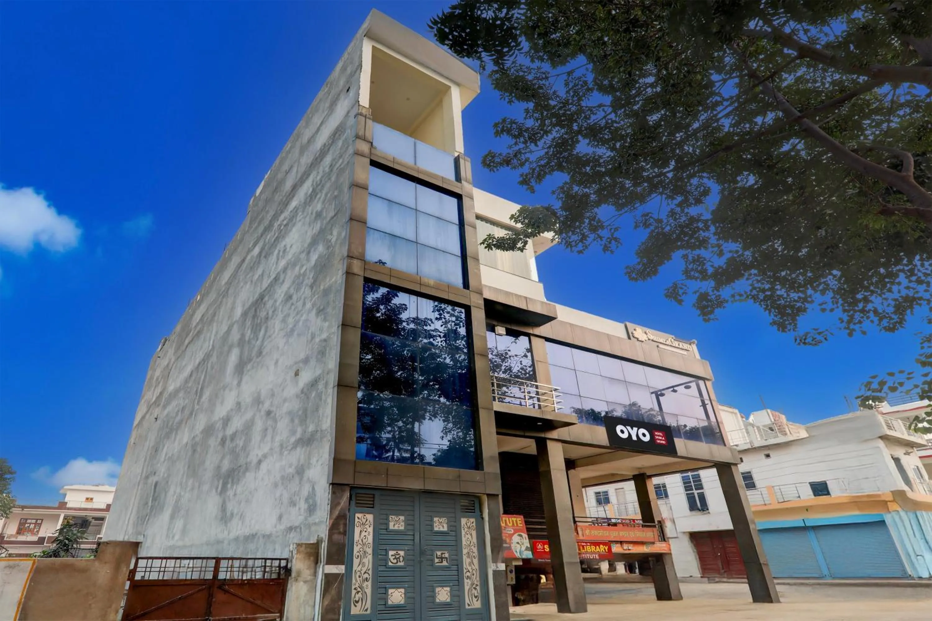 Facade/entrance in Hotel O Shimla Grand