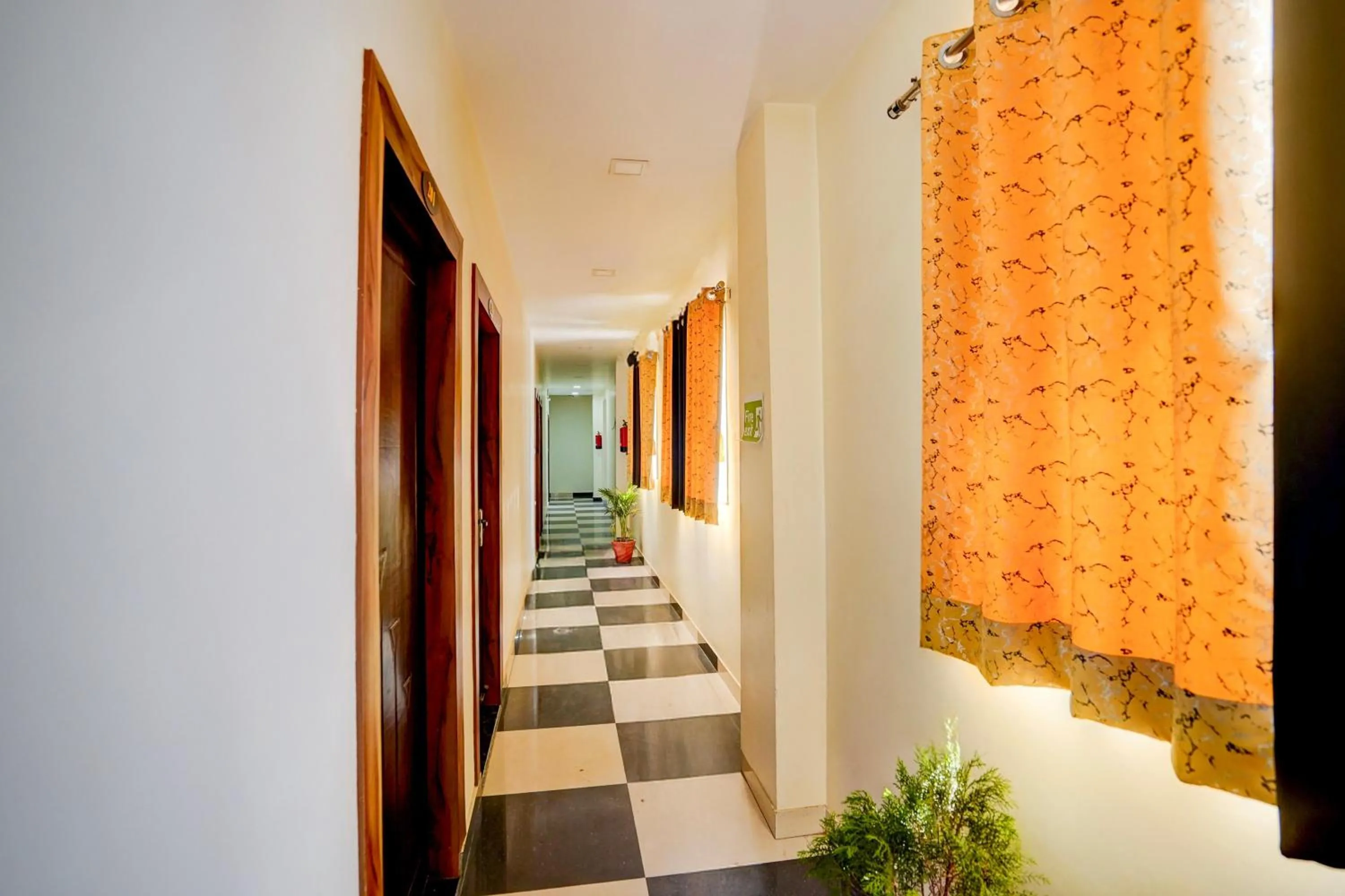 Lobby or reception in OYO Hotel O Khargapur Ring Road Formerly Shimla Grand