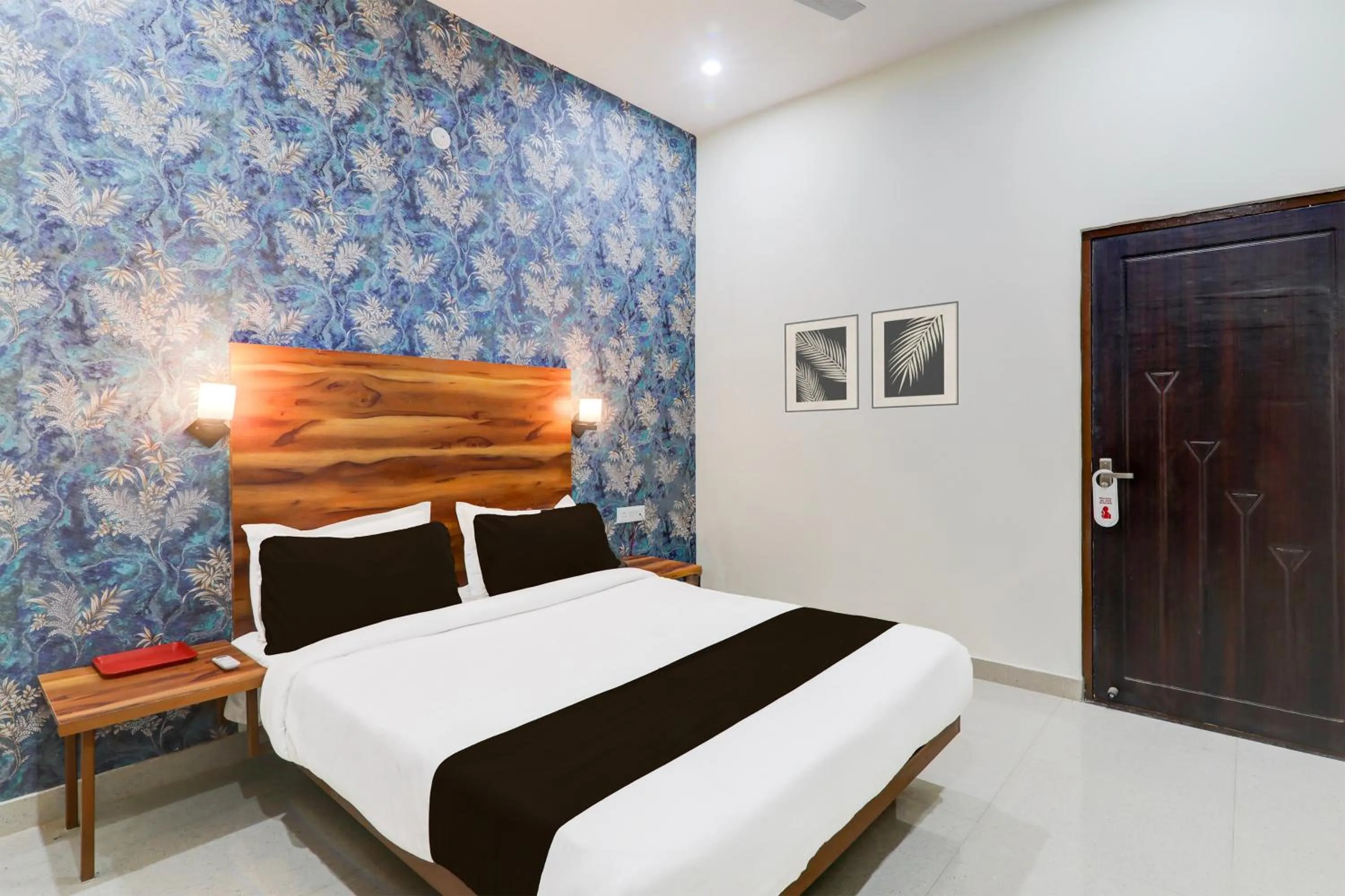 Bedroom, Bed in Hotel O Shimla Grand