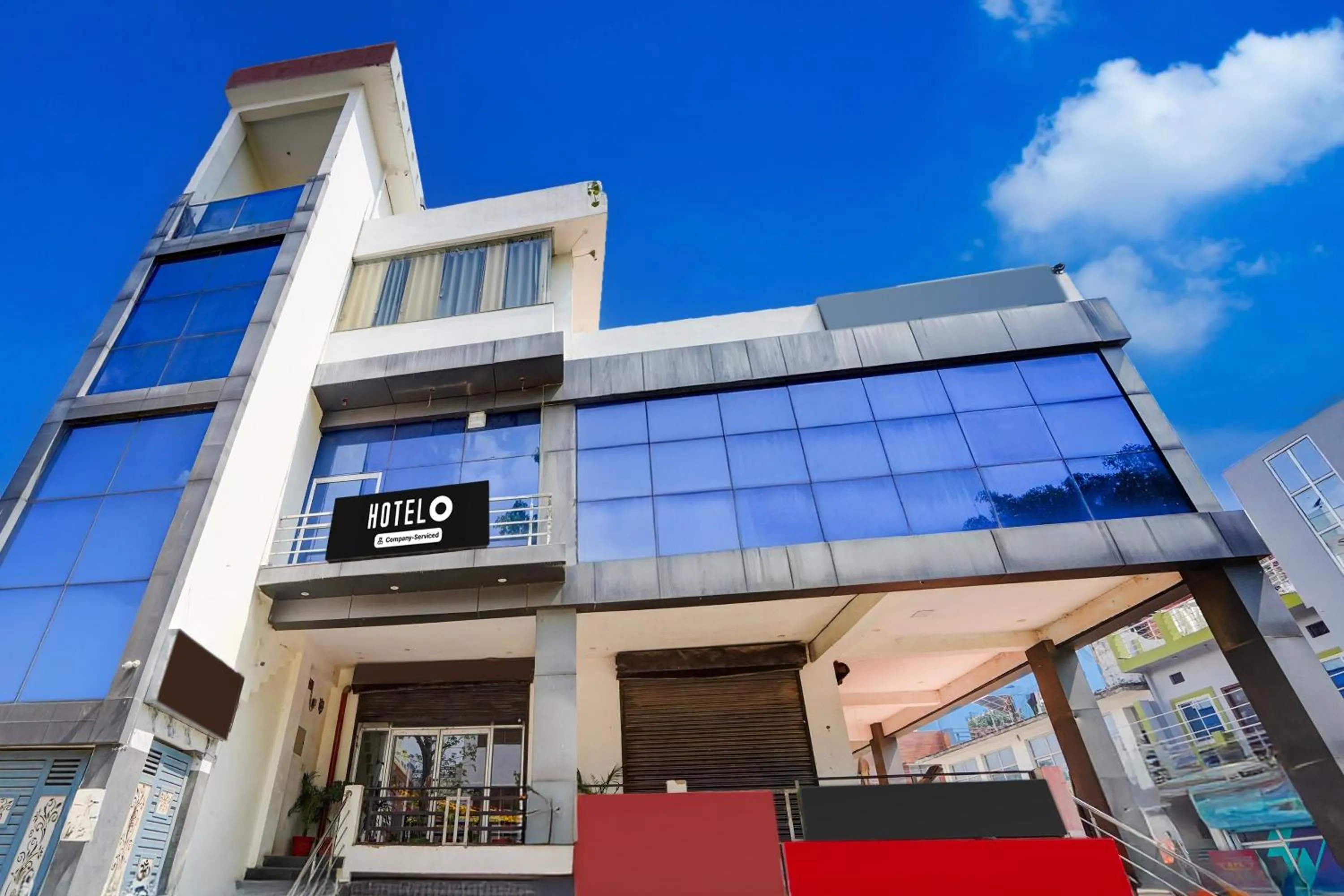 Facade/entrance in OYO Hotel O Khargapur Ring Road Formerly Shimla Grand