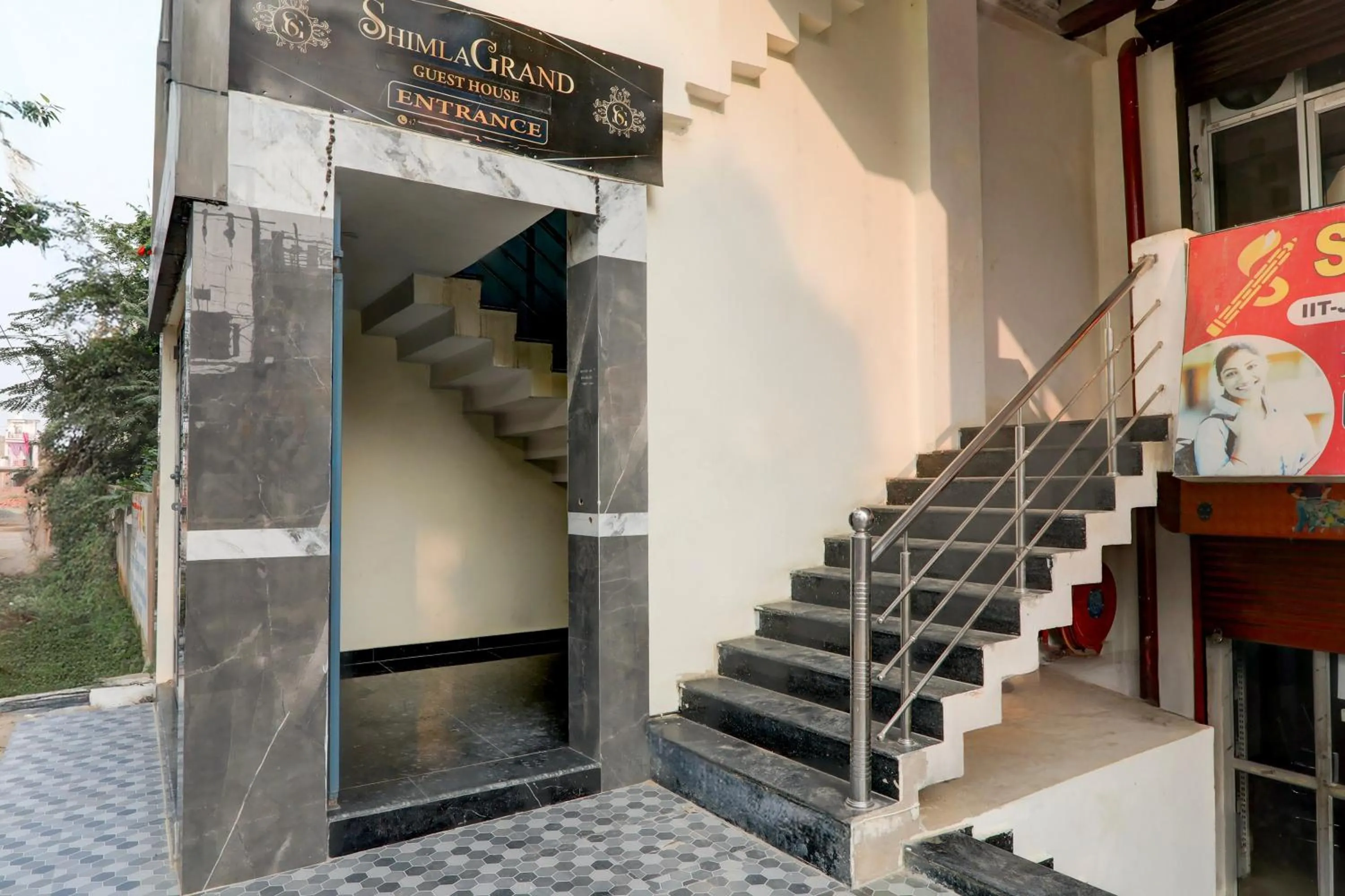 Facade/entrance in Hotel O Shimla Grand