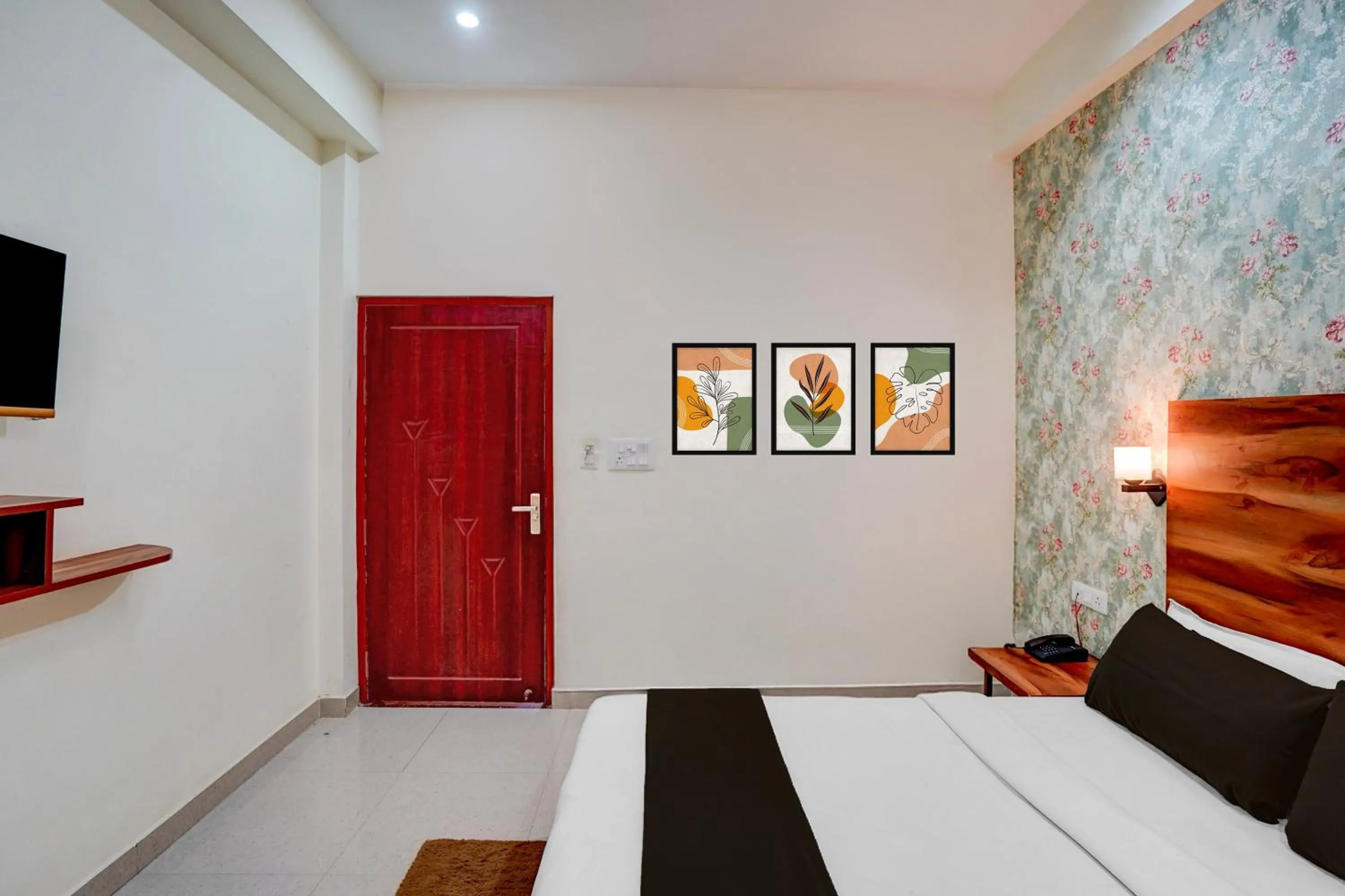 Bedroom, Bed in OYO Hotel O Khargapur Ring Road Formerly Shimla Grand