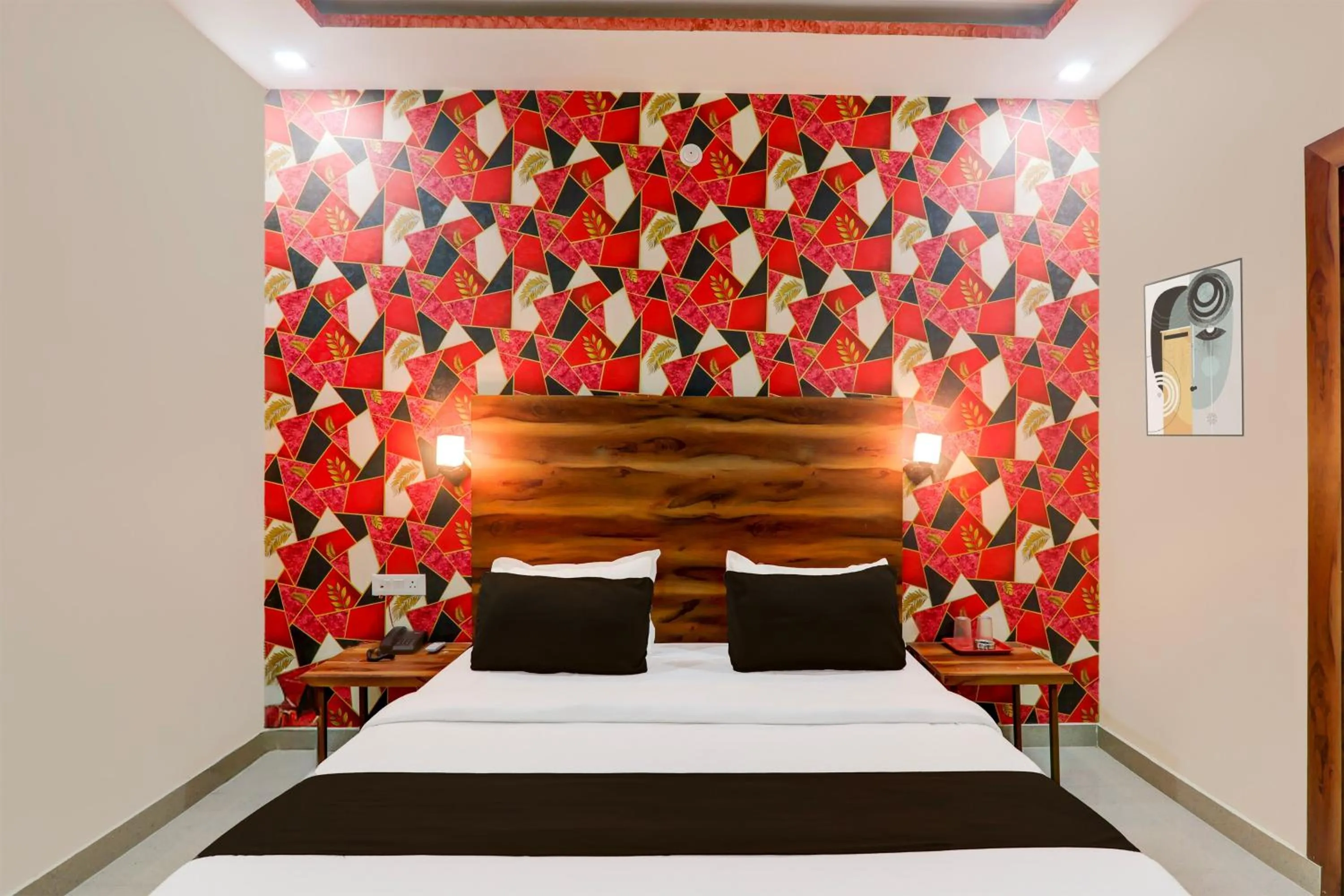 Bedroom, Bed in Hotel O Shimla Grand