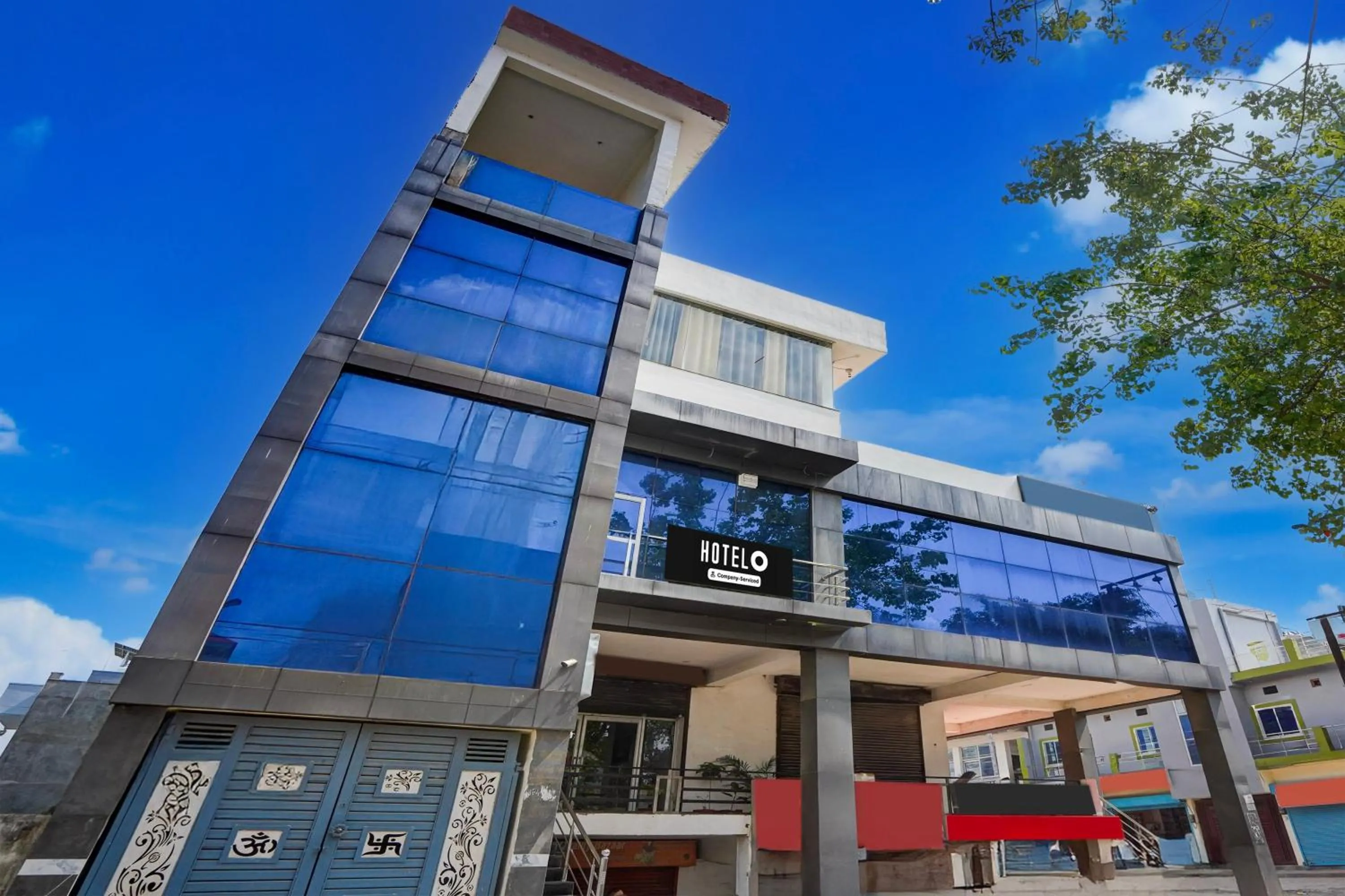 Facade/entrance in OYO Hotel O Khargapur Ring Road Formerly Shimla Grand