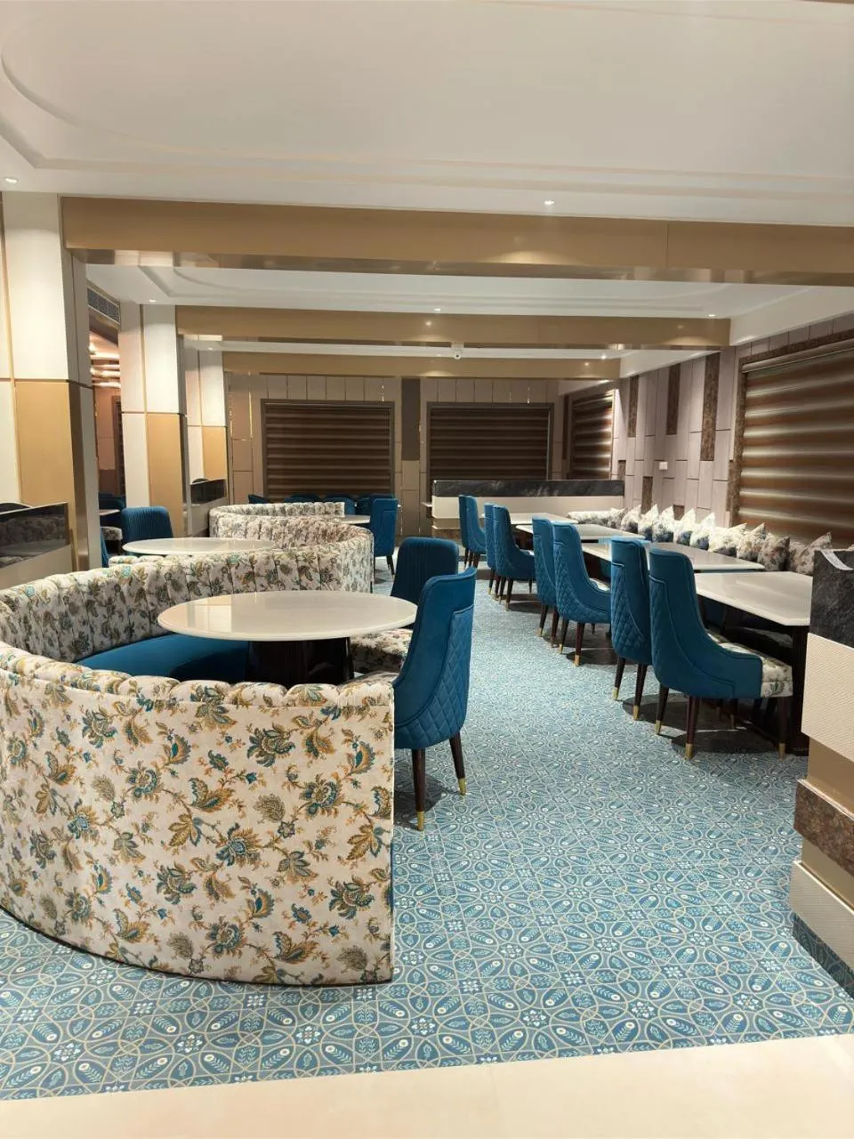 Restaurant/places to eat in Nirvana Grand Hotel & Resort