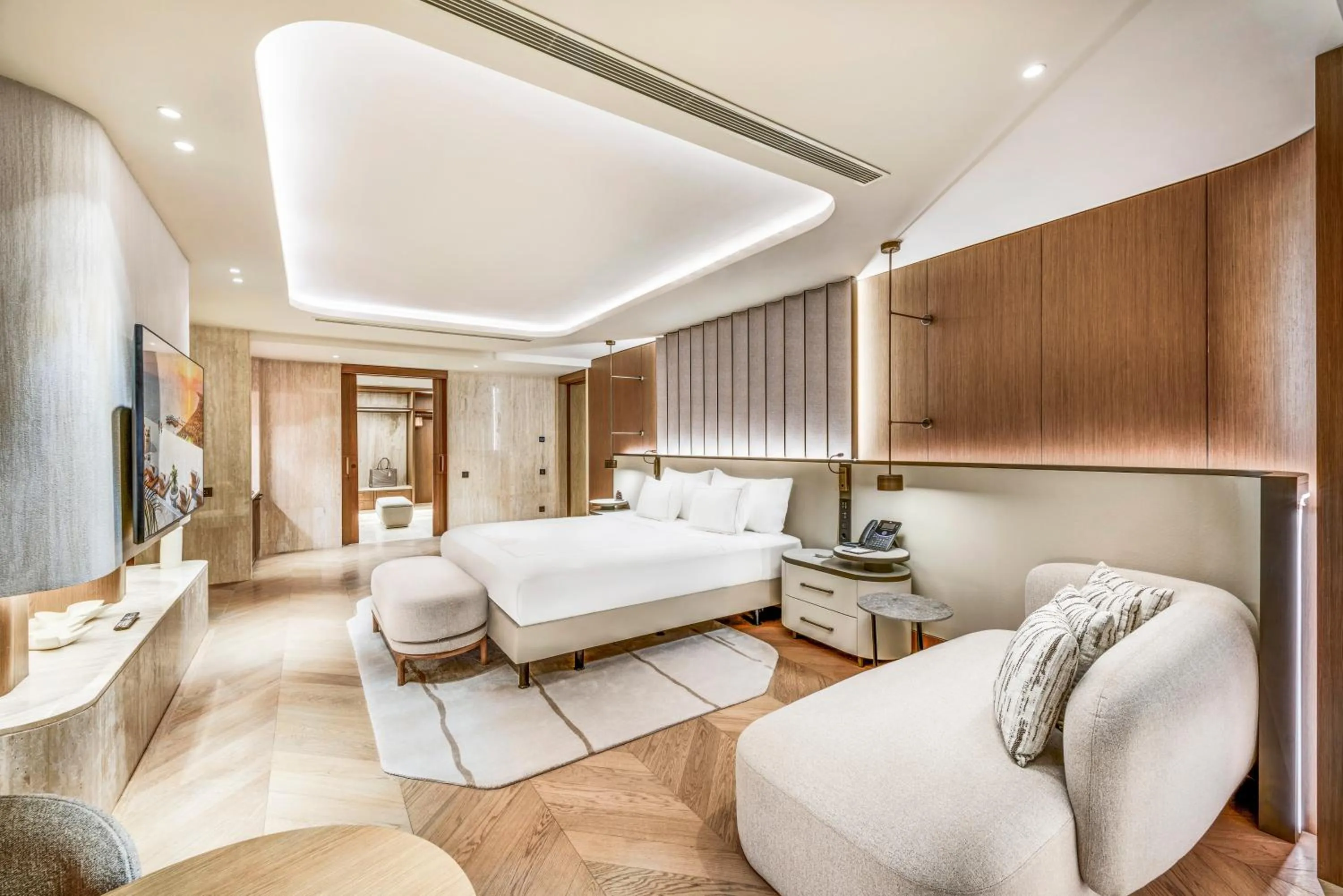 Bedroom, Bed in Regnum The Crown