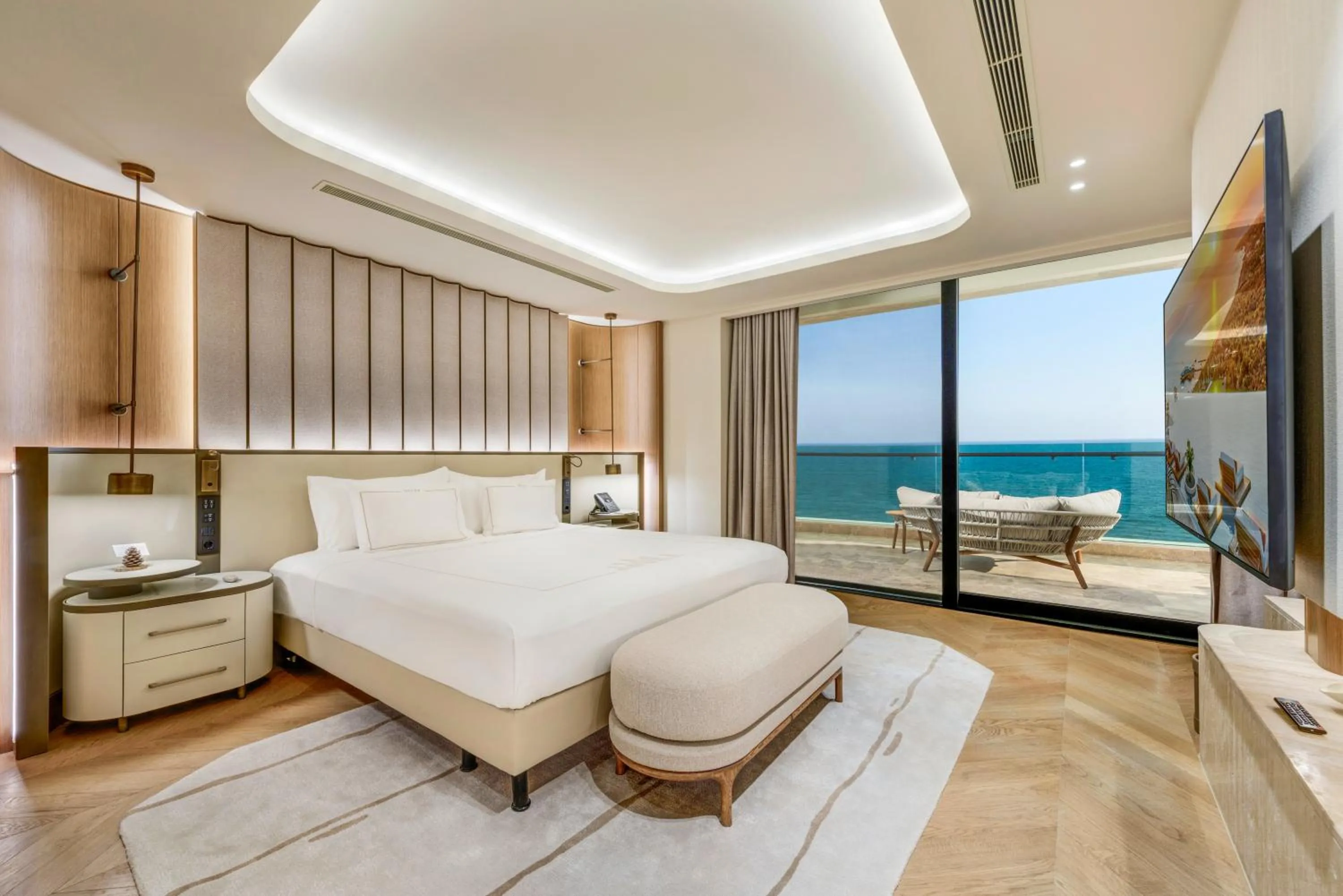 Bedroom, Bed in Regnum The Crown