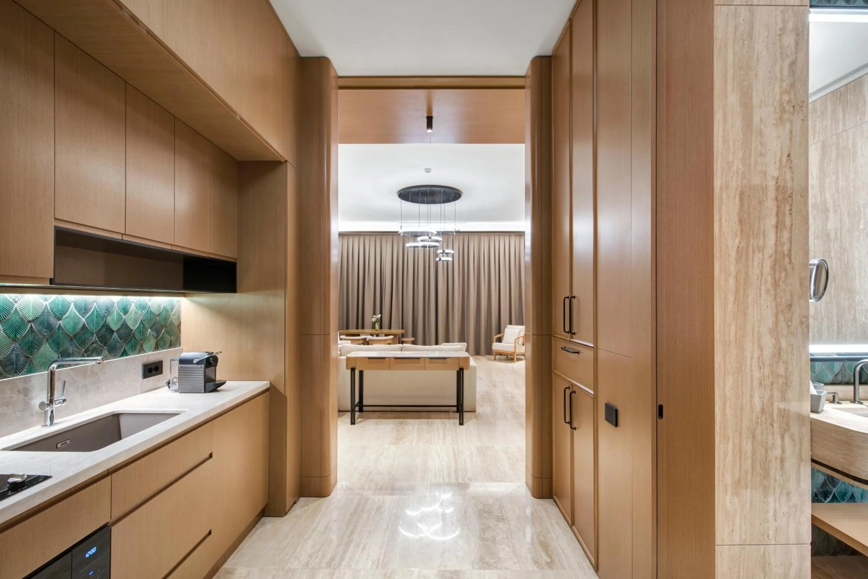 Kitchen or kitchenette in Regnum The Crown