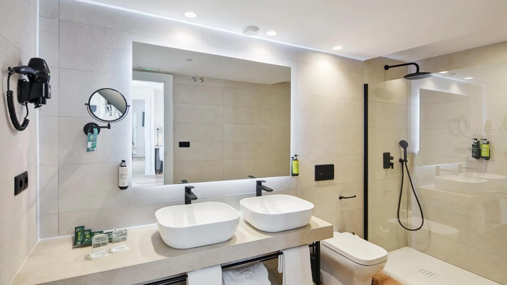 Bathroom in Sercotel Cruz Del Mar