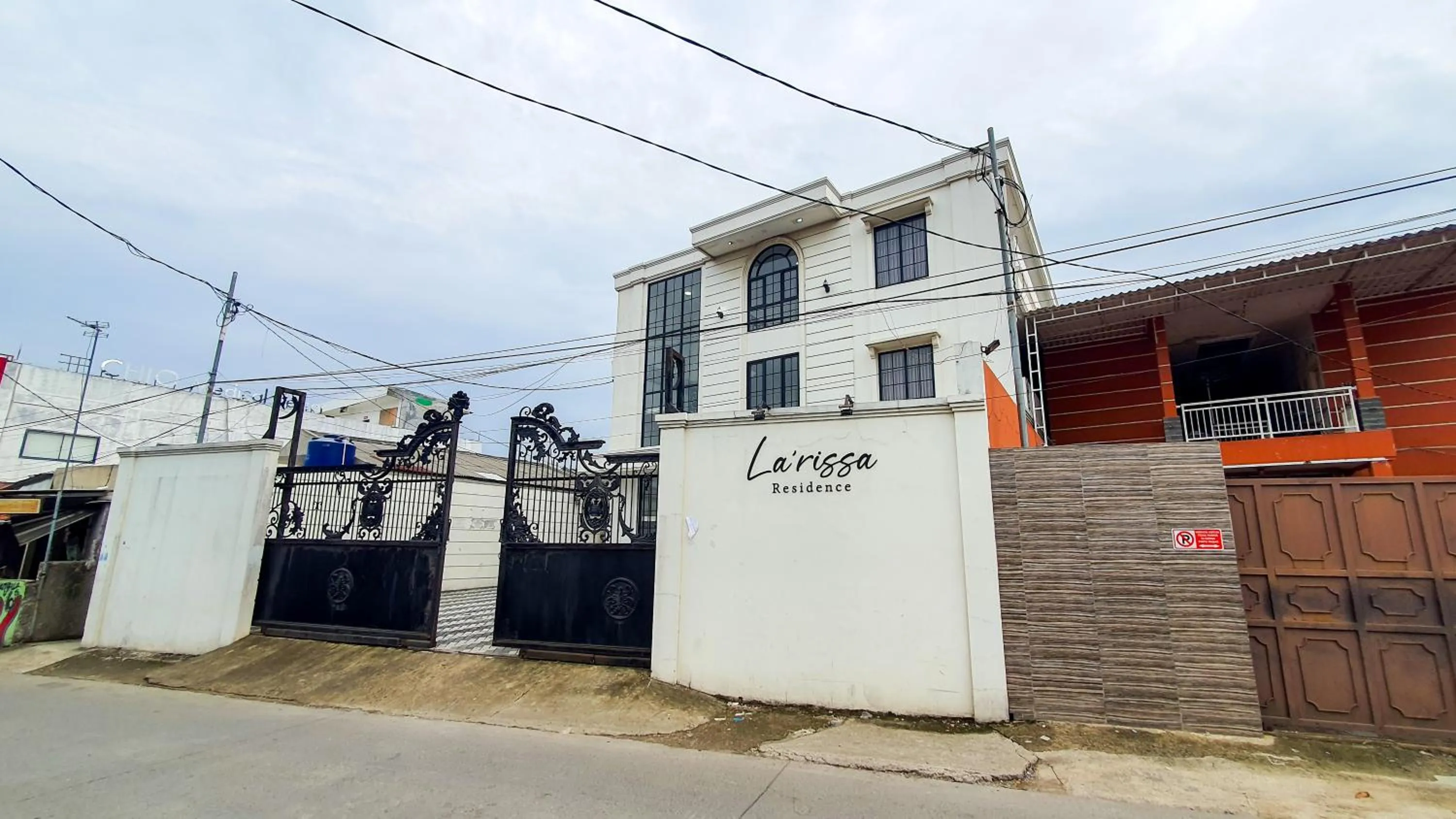 Property logo or sign in La'Rissa Residence by ARBA