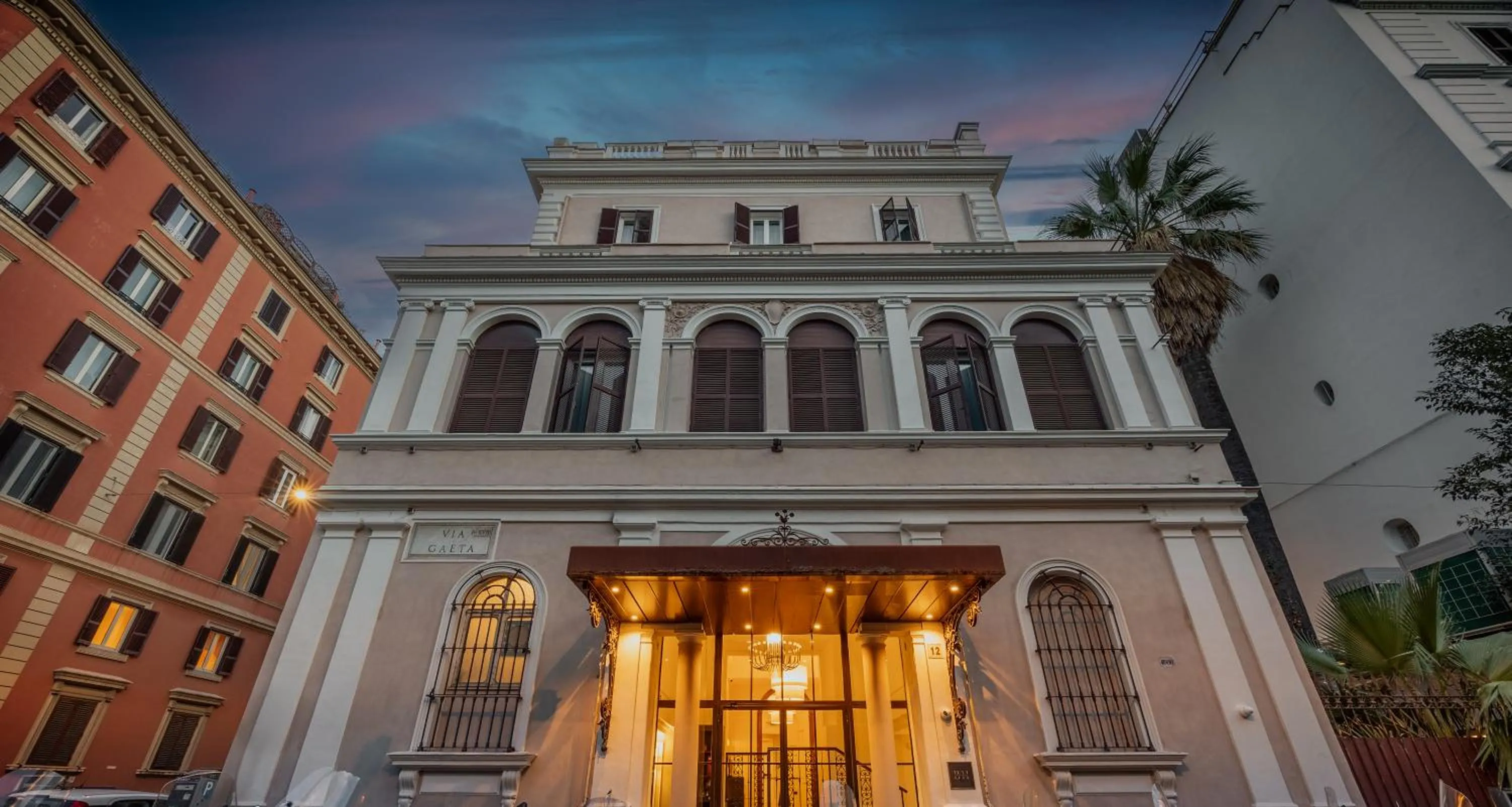 Facade/entrance in BH Hotel