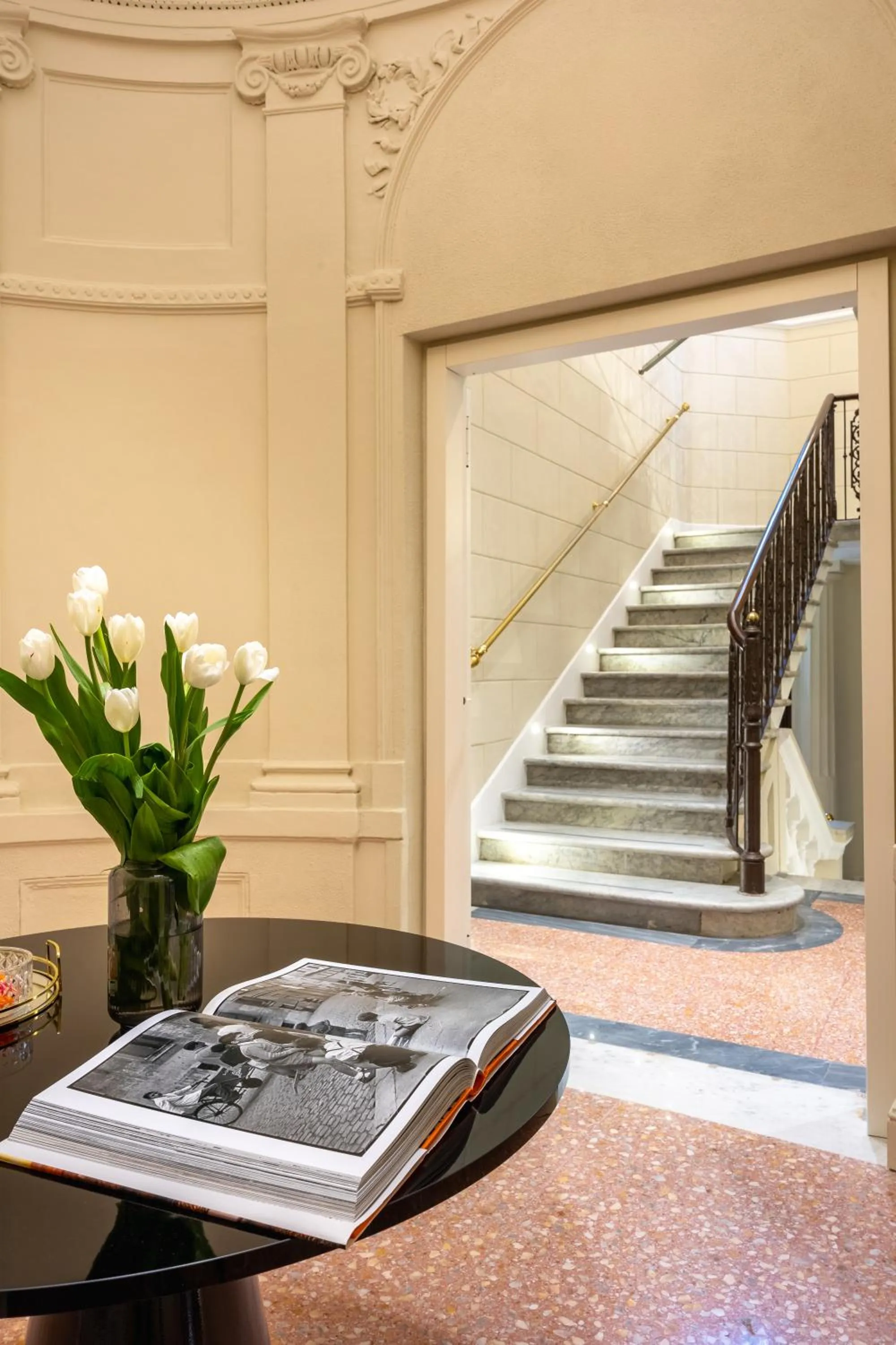 Lobby or reception in BH Hotel