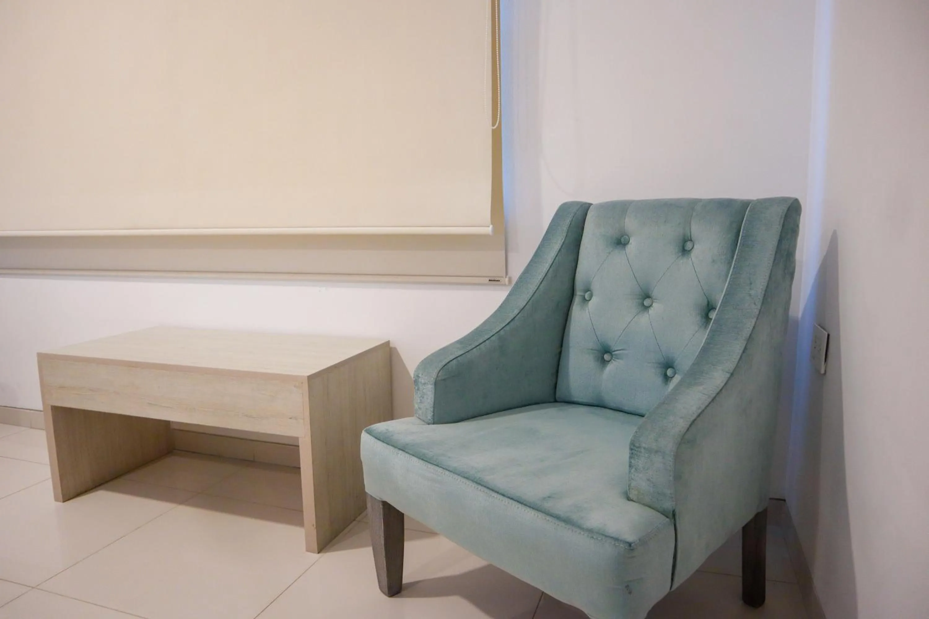 Photo of the whole room in Varanasi Hotel Boutique Aeropuerto