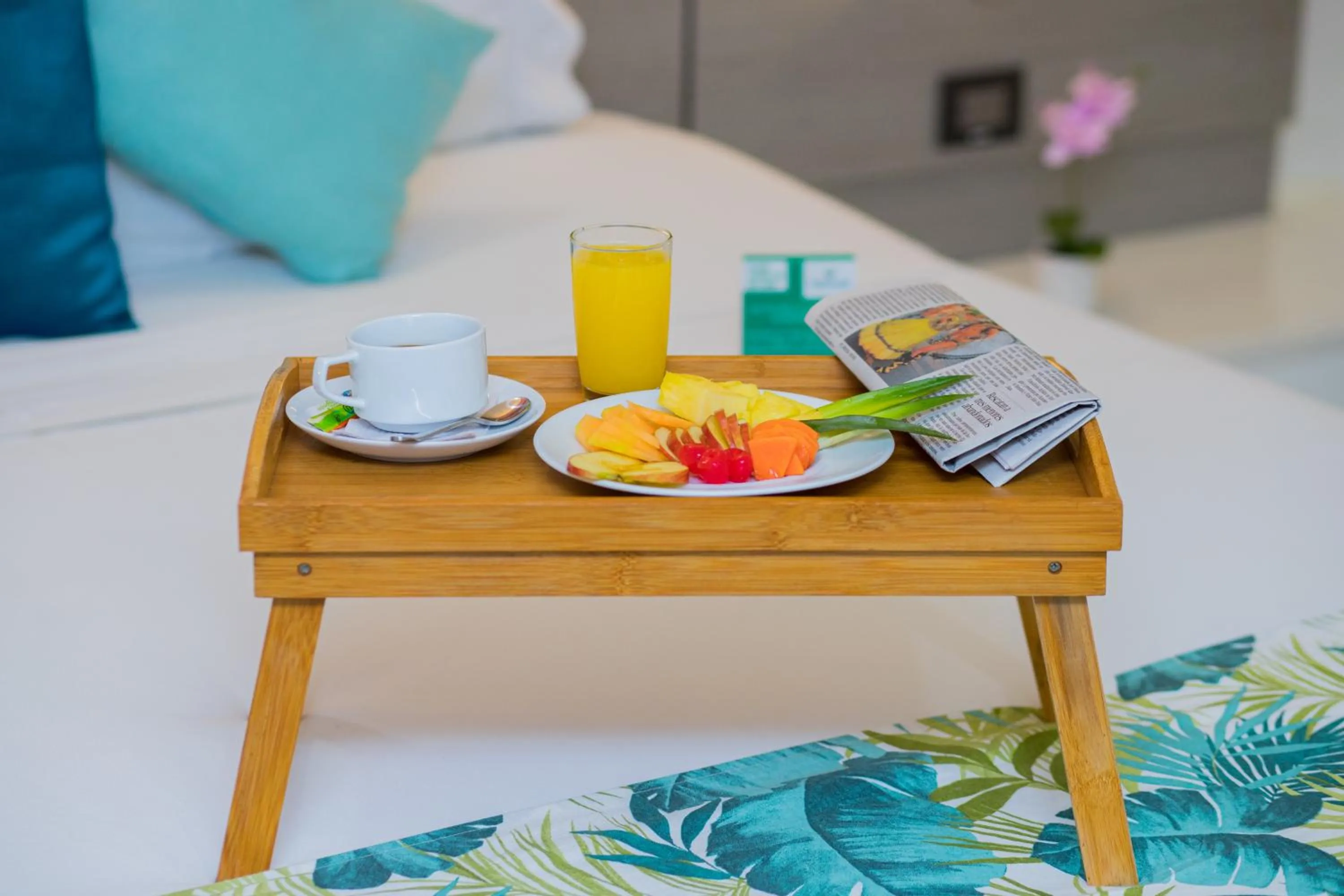 American breakfast, Bed in Varanasi Hotel Boutique Aeropuerto