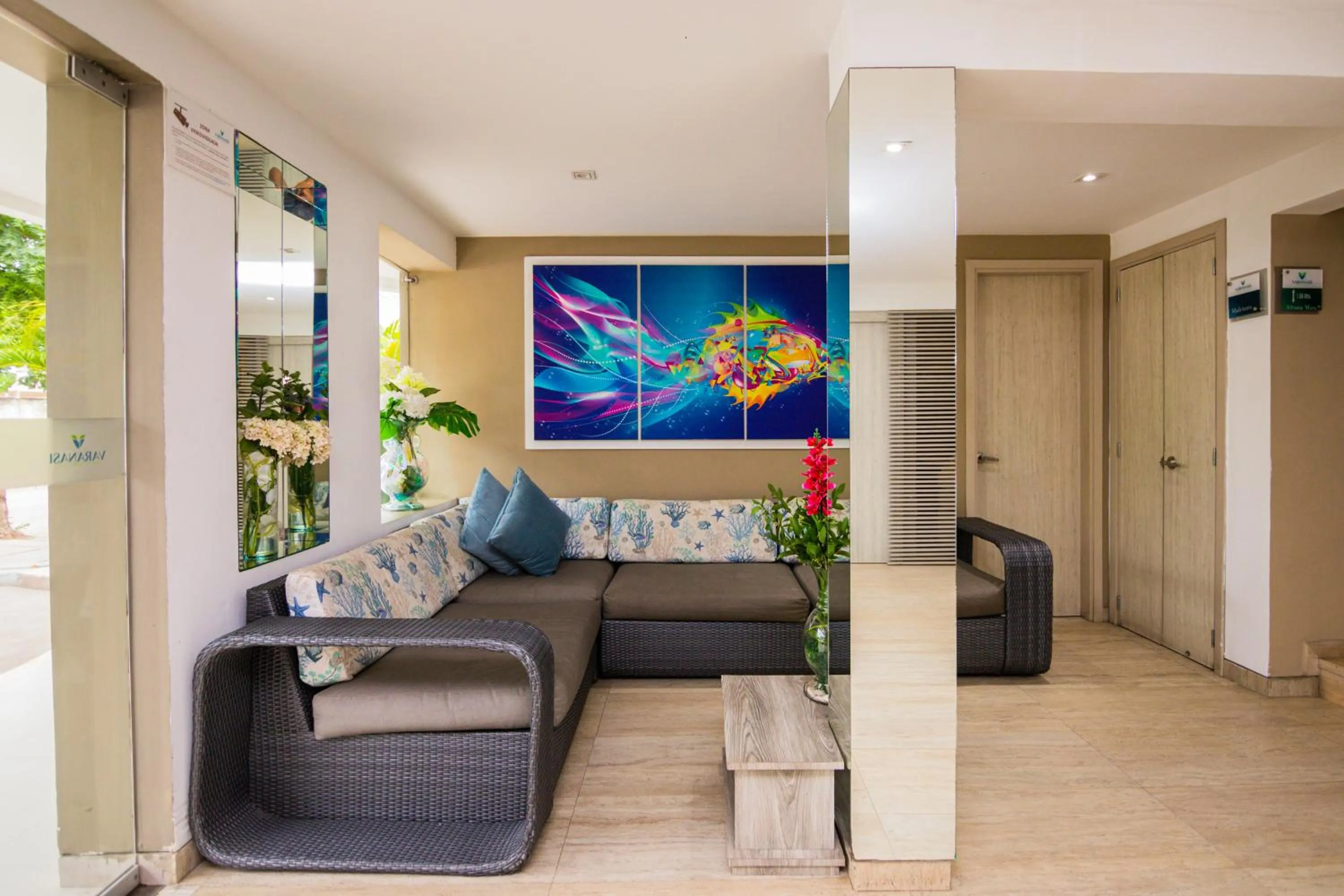 Lobby or reception in Varanasi Hotel Boutique Aeropuerto