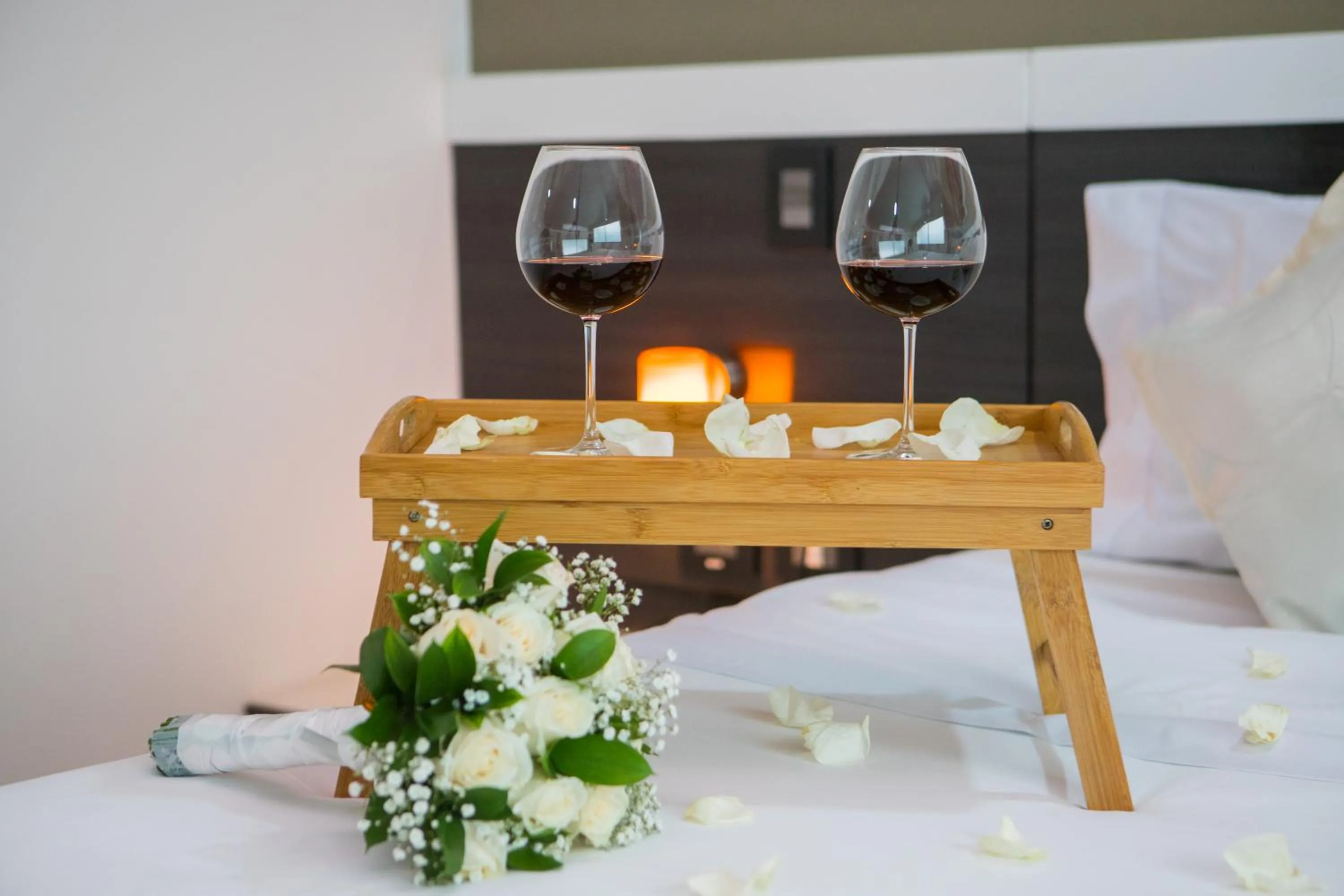 Bedroom, Bed in Varanasi Hotel Boutique Aeropuerto