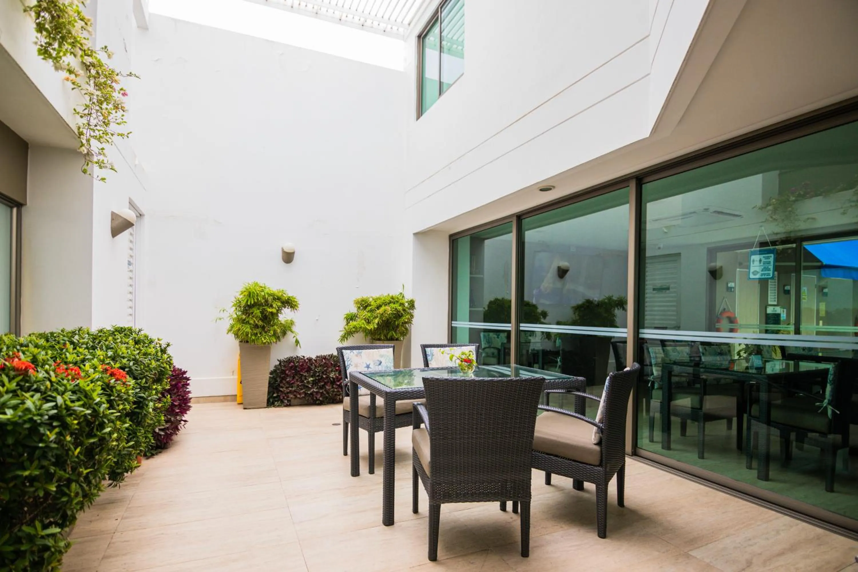 Restaurant/places to eat in Varanasi Hotel Boutique Aeropuerto