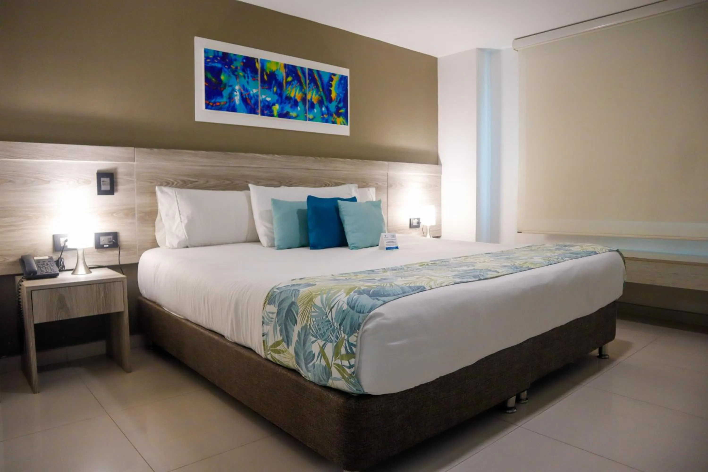 Photo of the whole room, Bed in Varanasi Hotel Boutique Aeropuerto