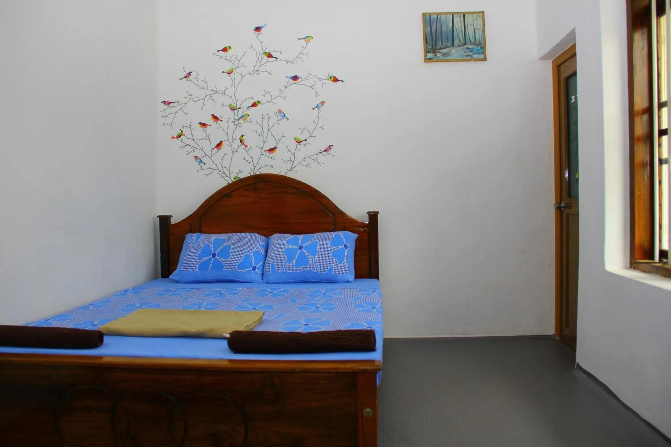 Bedroom, Bed in Kandy Little White House