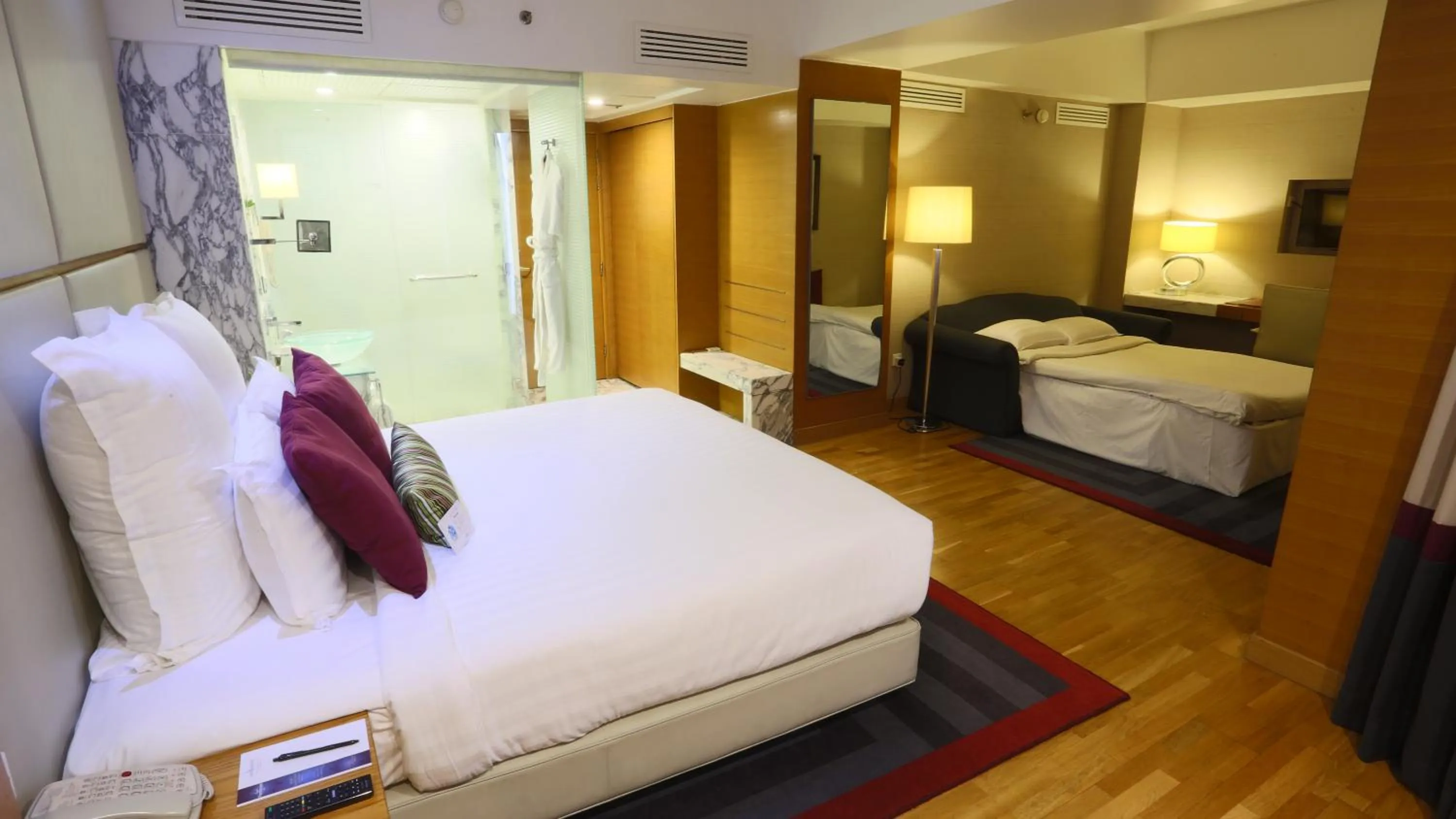 Photo of the whole room, Bed in Avari Towers Karachi