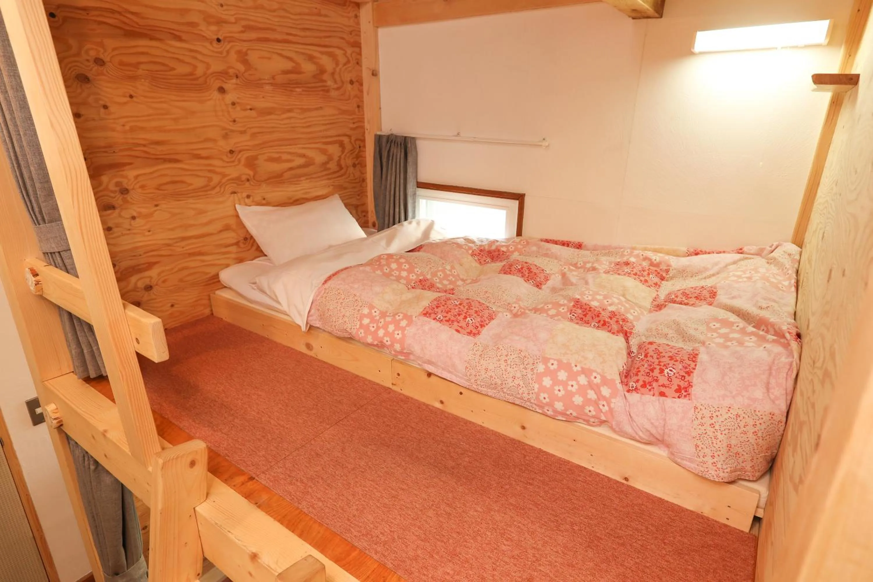 Photo of the whole room, Bed in SappoLodge