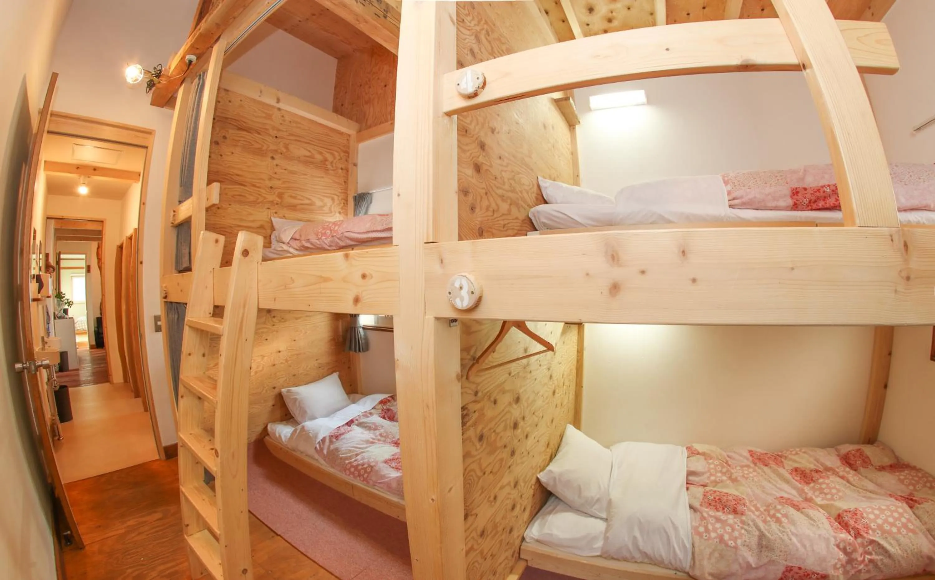 Photo of the whole room, Bed in SappoLodge