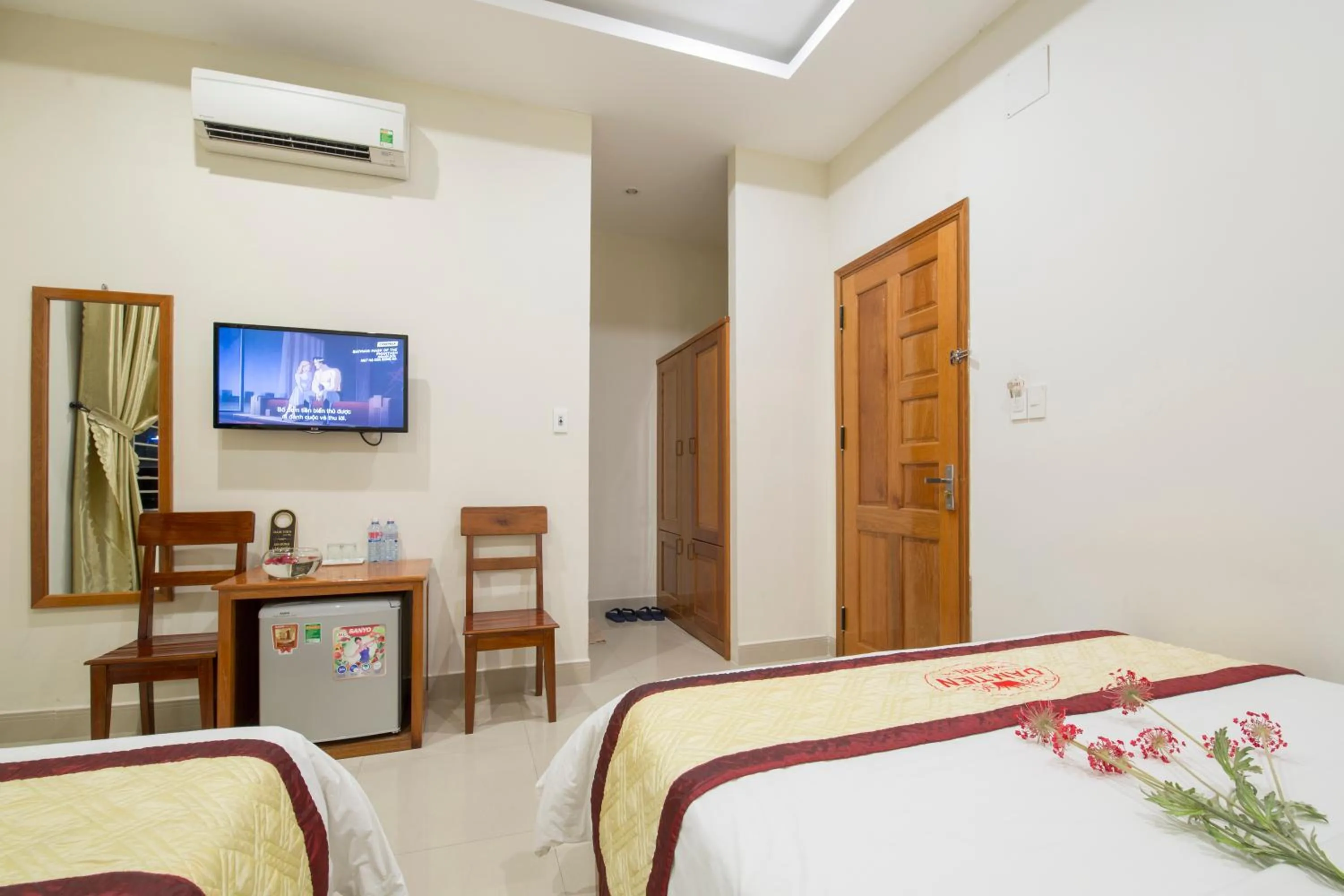 Photo of the whole room, Bed in Dam Tien Hotel