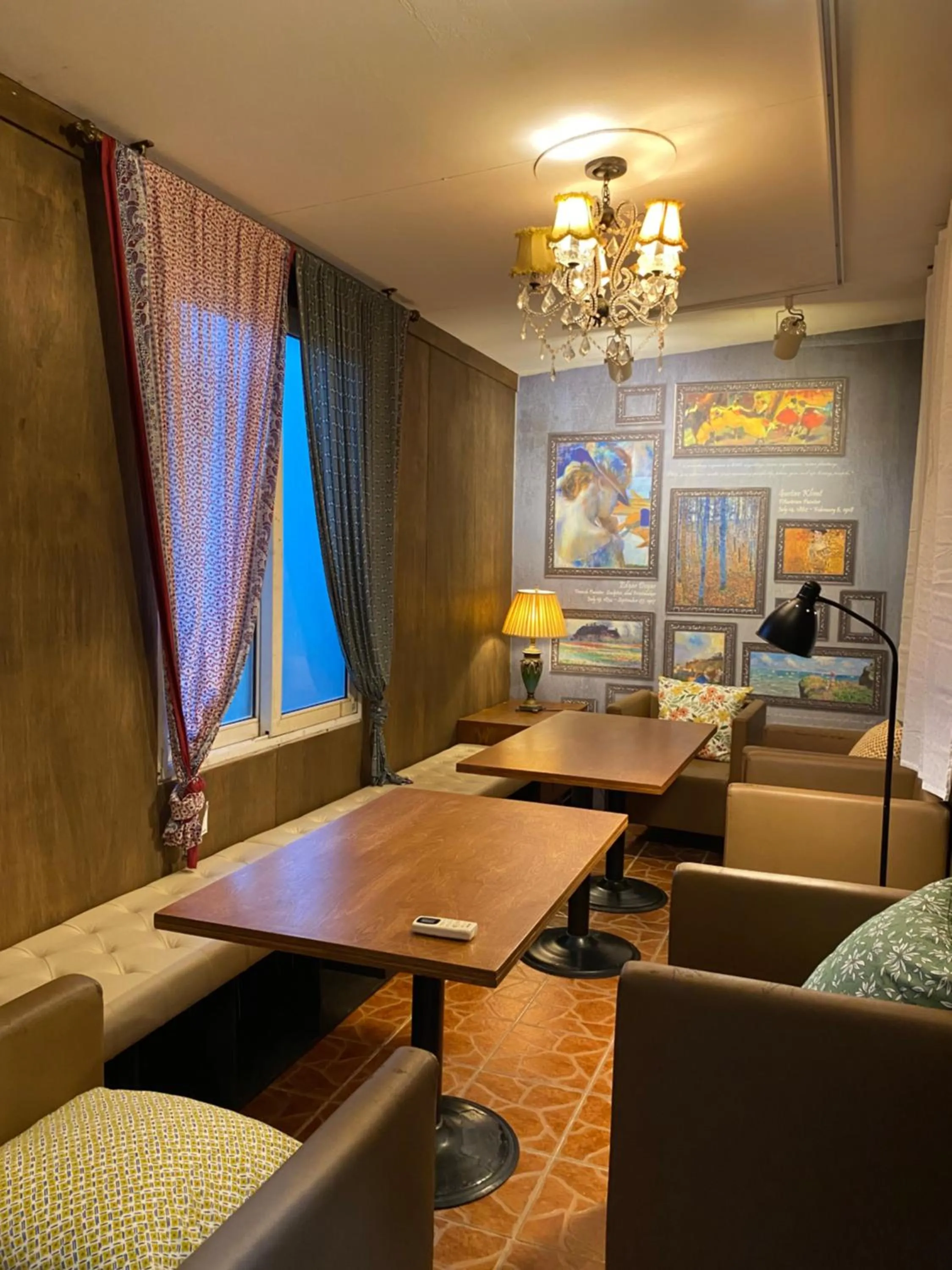 Restaurant/places to eat in Ganderak Guesthouse