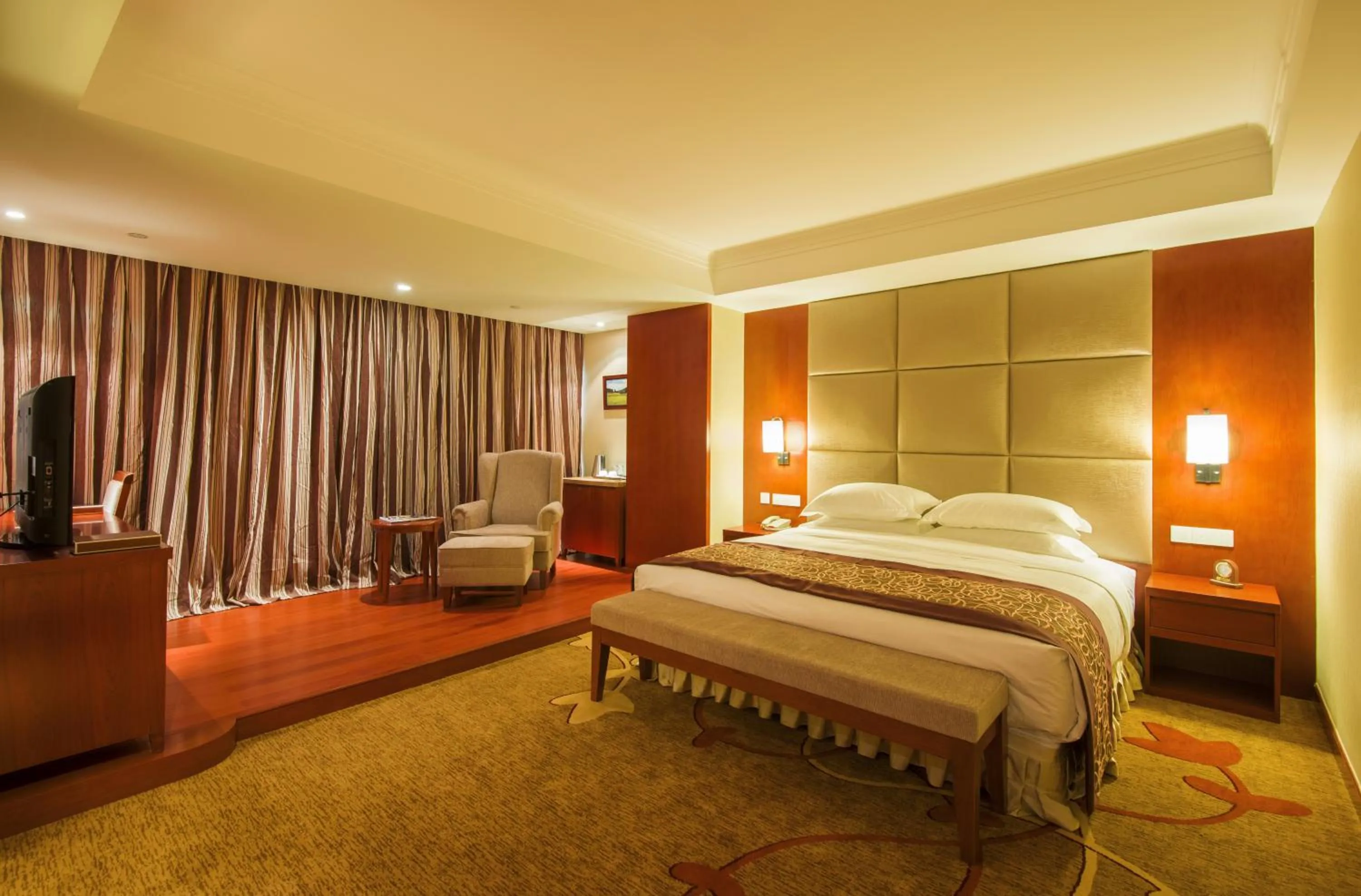 Photo of the whole room, Bed in Avic Hotel Beijing