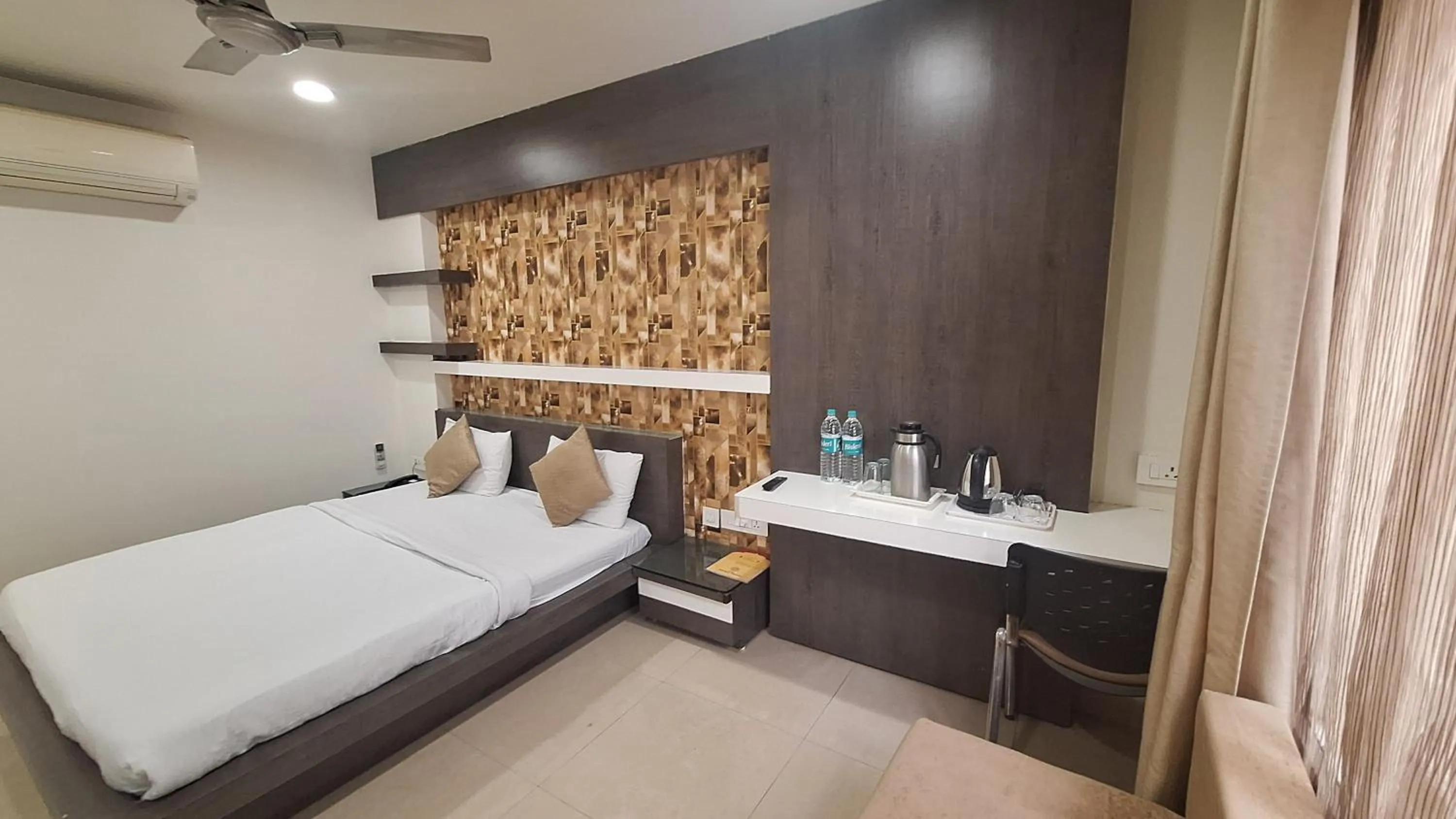 Bedroom in Hotel Alankar Palace