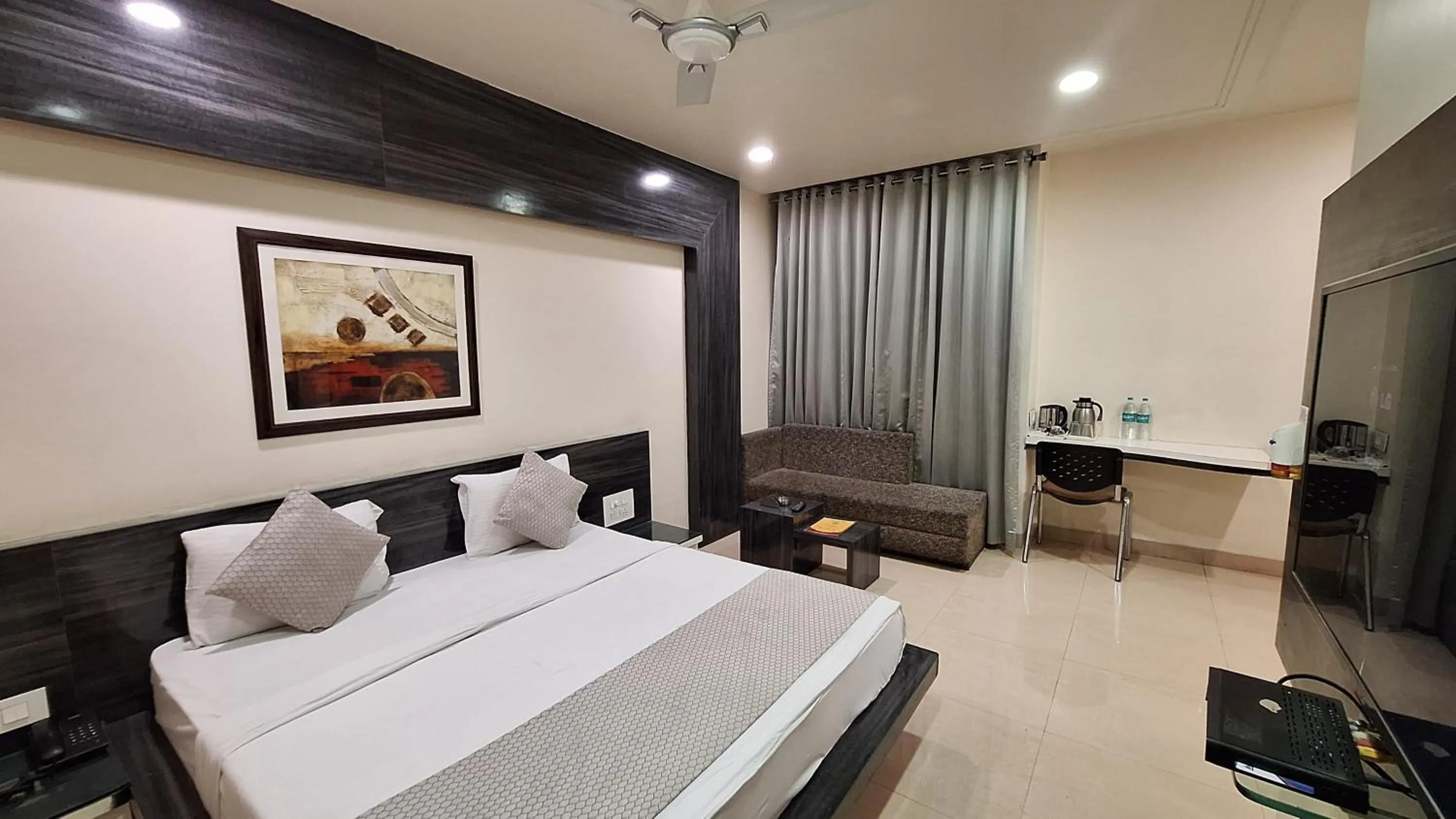 Photo of the whole room in Hotel Alankar Palace