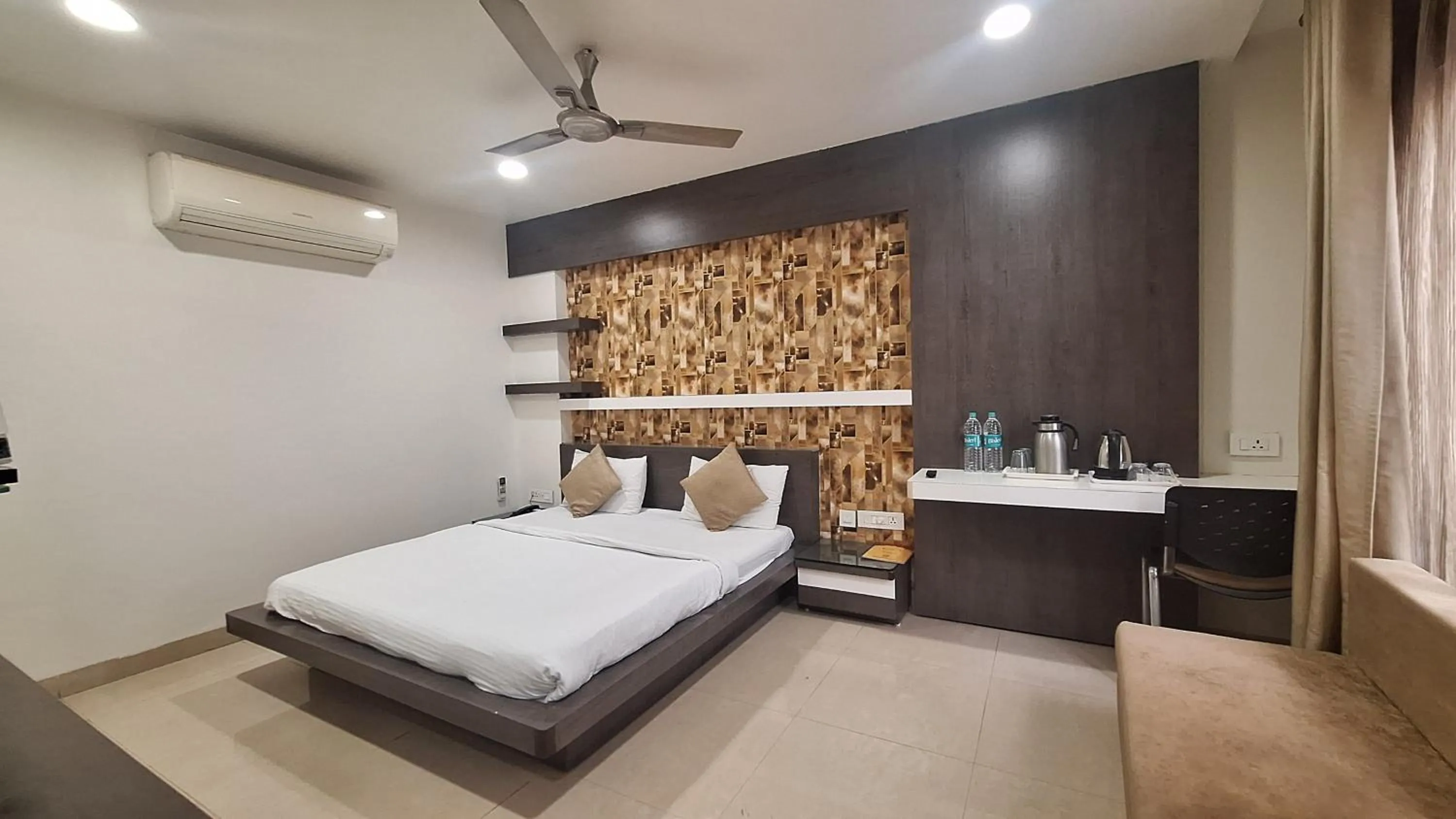 Bedroom in Hotel Alankar Palace